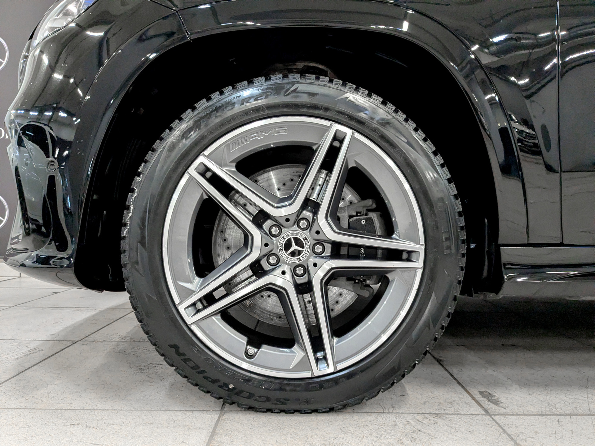 MERCEDES-BENZ GLS 3.00 (381 л.с), автомат, 2024, пробег 50 602 км