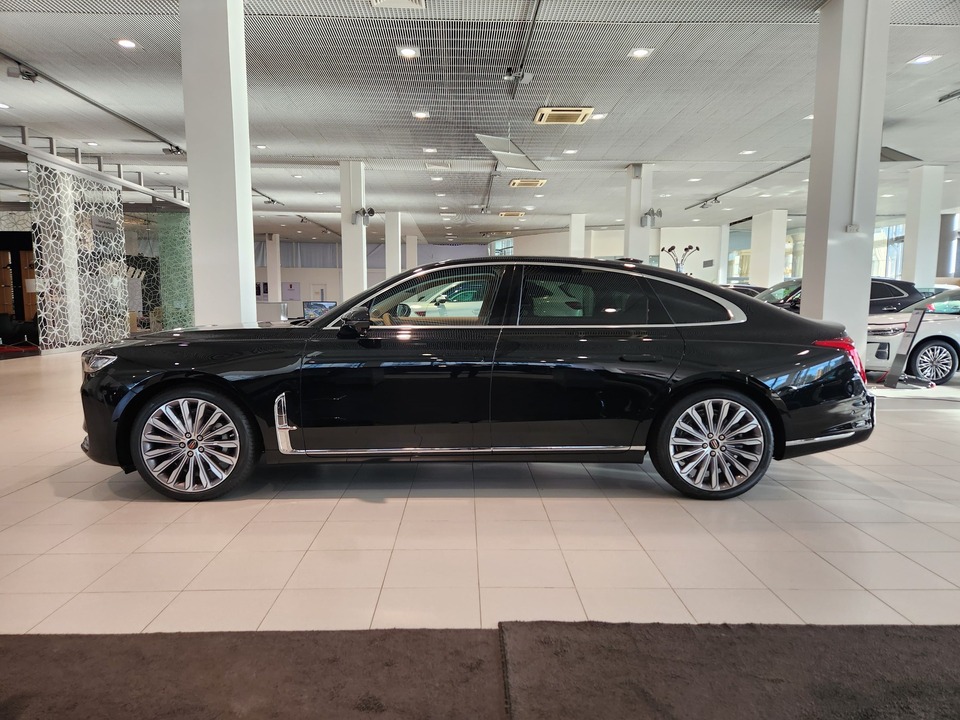 Hongqi H9 Deluxe Single Color 2.0T/245 7RT RWD