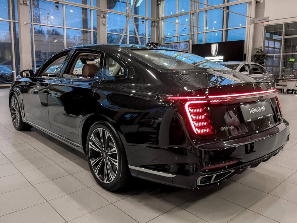 Hongqi H9 FL Deluxe 2.0T/245 7RT RWD