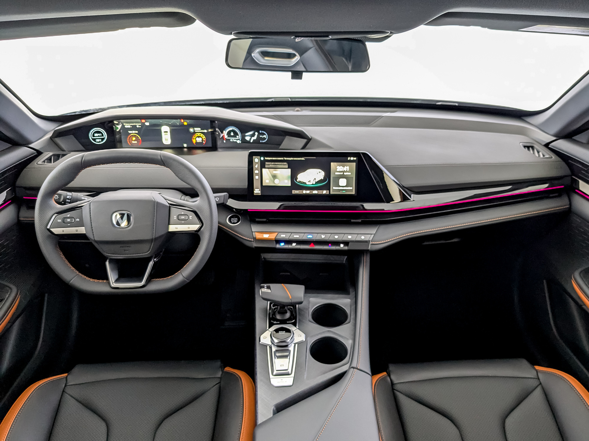 Фото Changan UNI-V Техно 1.5T/181 7RT 5L