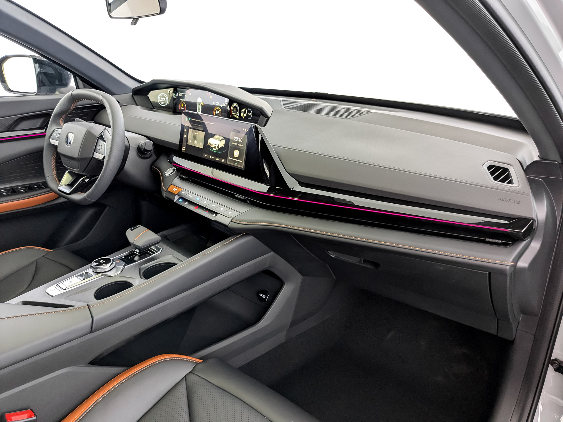 Фото Changan UNI-V Техно 1.5T/181 7RT 5L