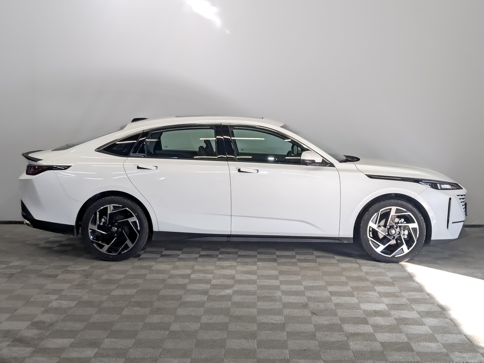 Changan Lamore Техно 1.5T/181 7RT 4D