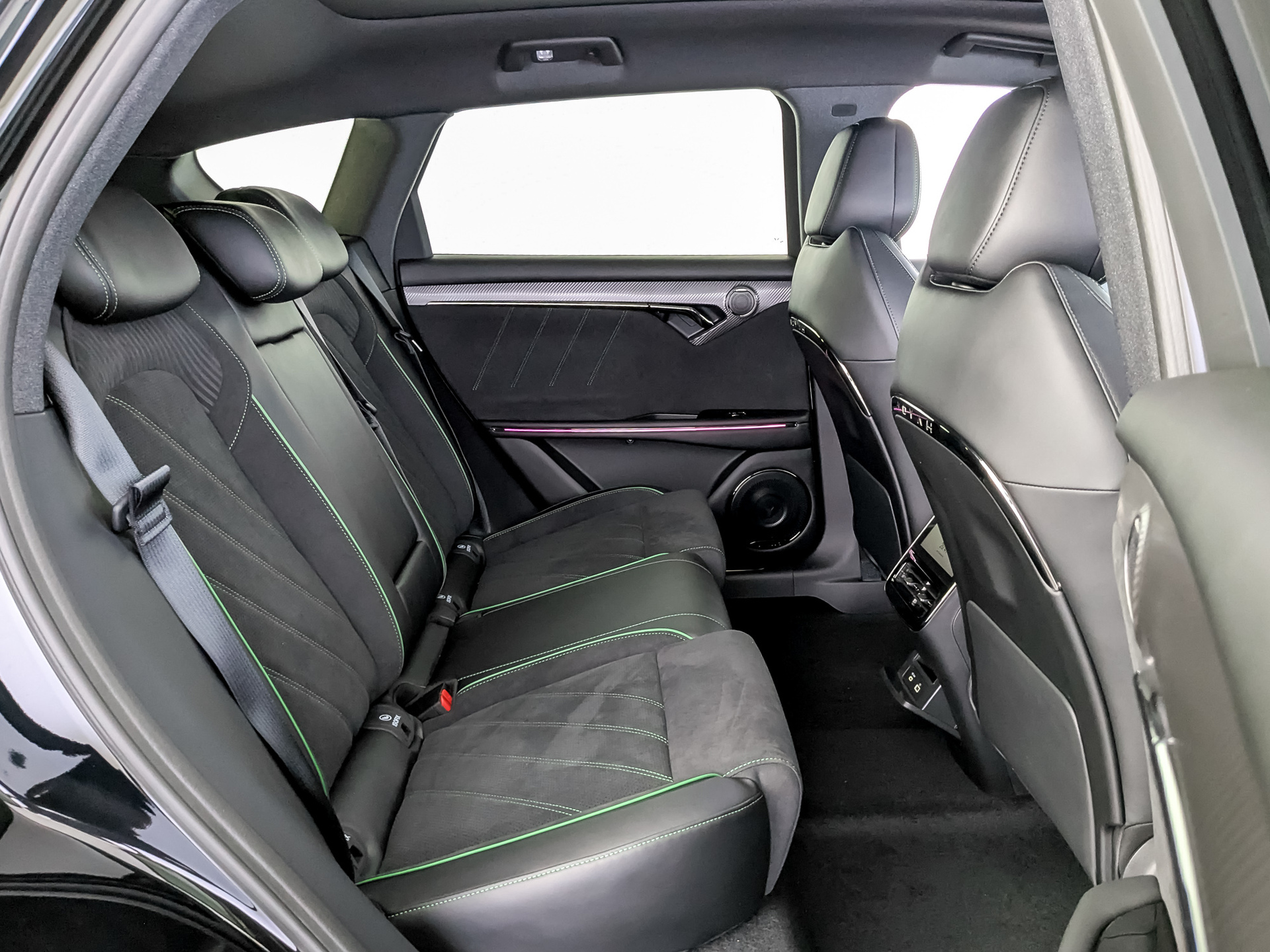 Фото Voyah Free FL EVR SPORT+ 1.5ELH/224 43кВт 4WD