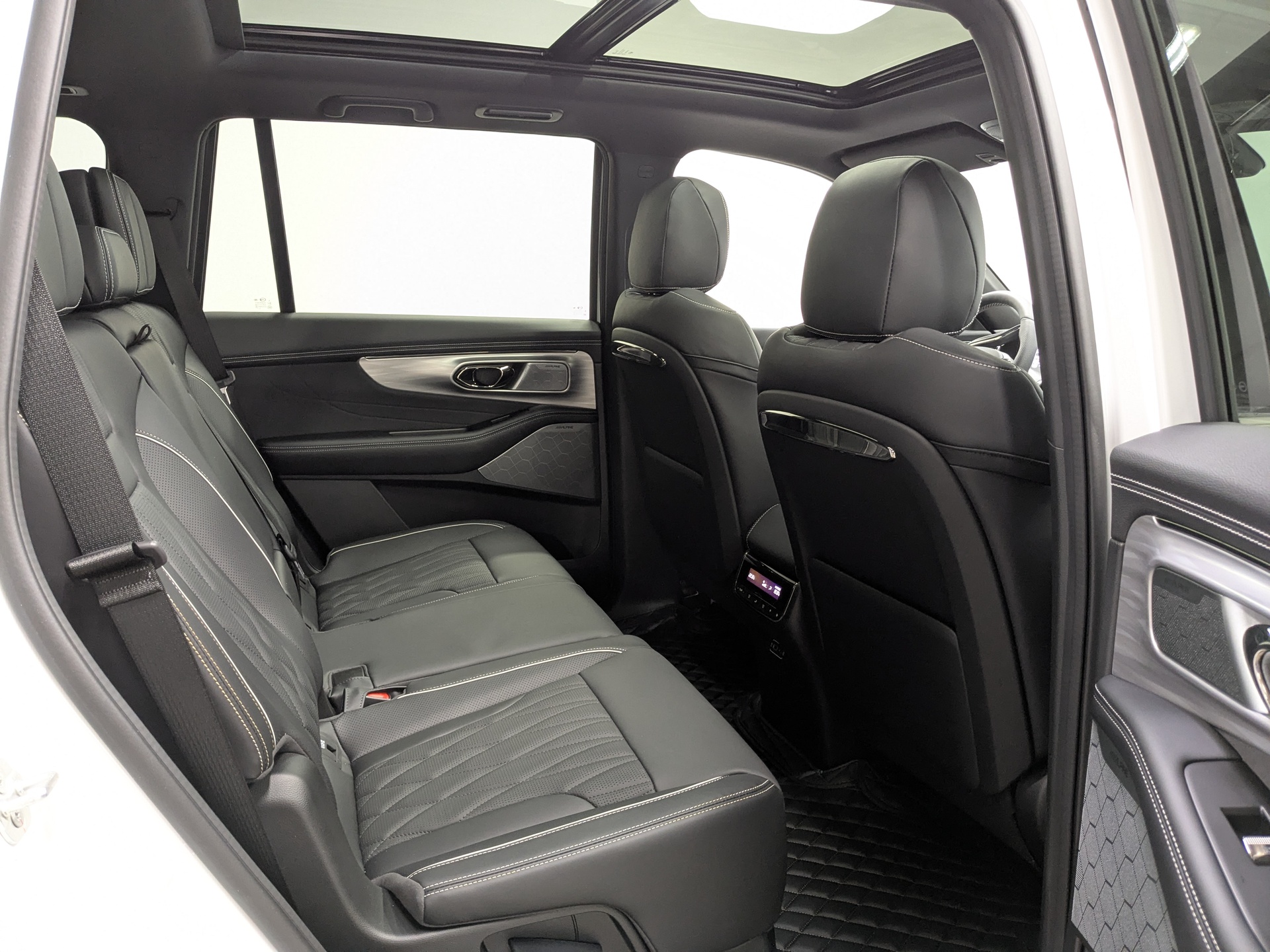 Фото GAC GS8 FL GX Premium 2.0T/231 8AT 4WD 7S