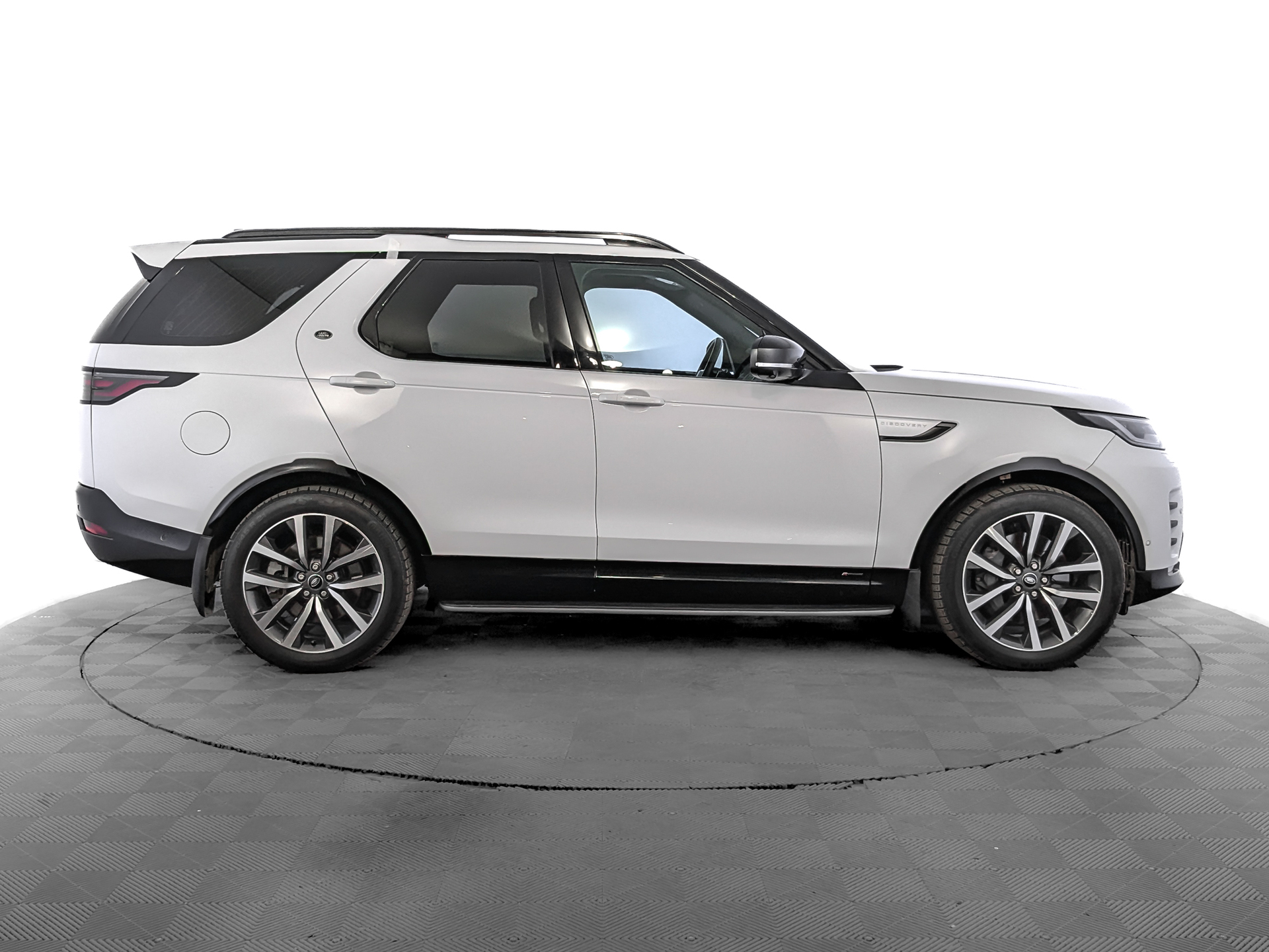 LAND ROVER Discovery 3.00 (360 л.с), автомат, 2021, пробег 84 000 км