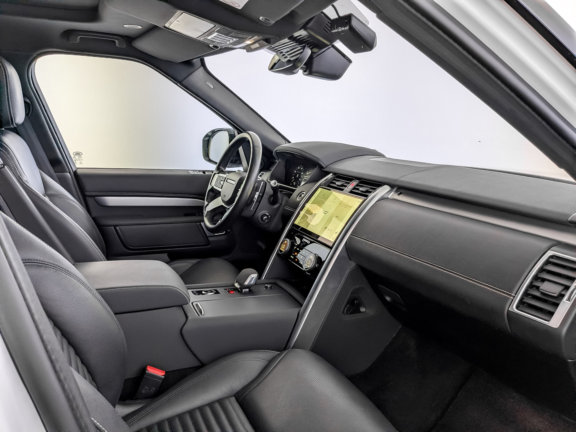 LAND ROVER Discovery 3.00 (360 л.с), автомат, 2021, пробег 84 000 км