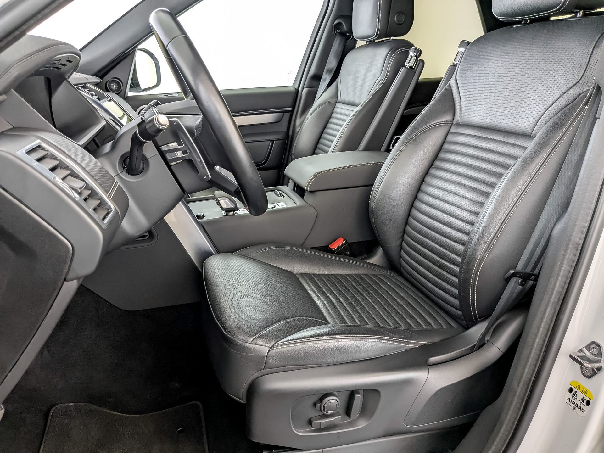 LAND ROVER Discovery 3.00 (360 л.с), автомат, 2021, пробег 84 000 км