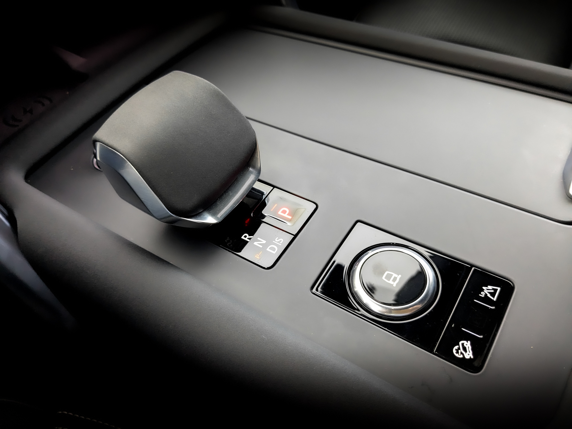 LAND ROVER Discovery 3.00 (360 л.с), автомат, 2021, пробег 84 000 км