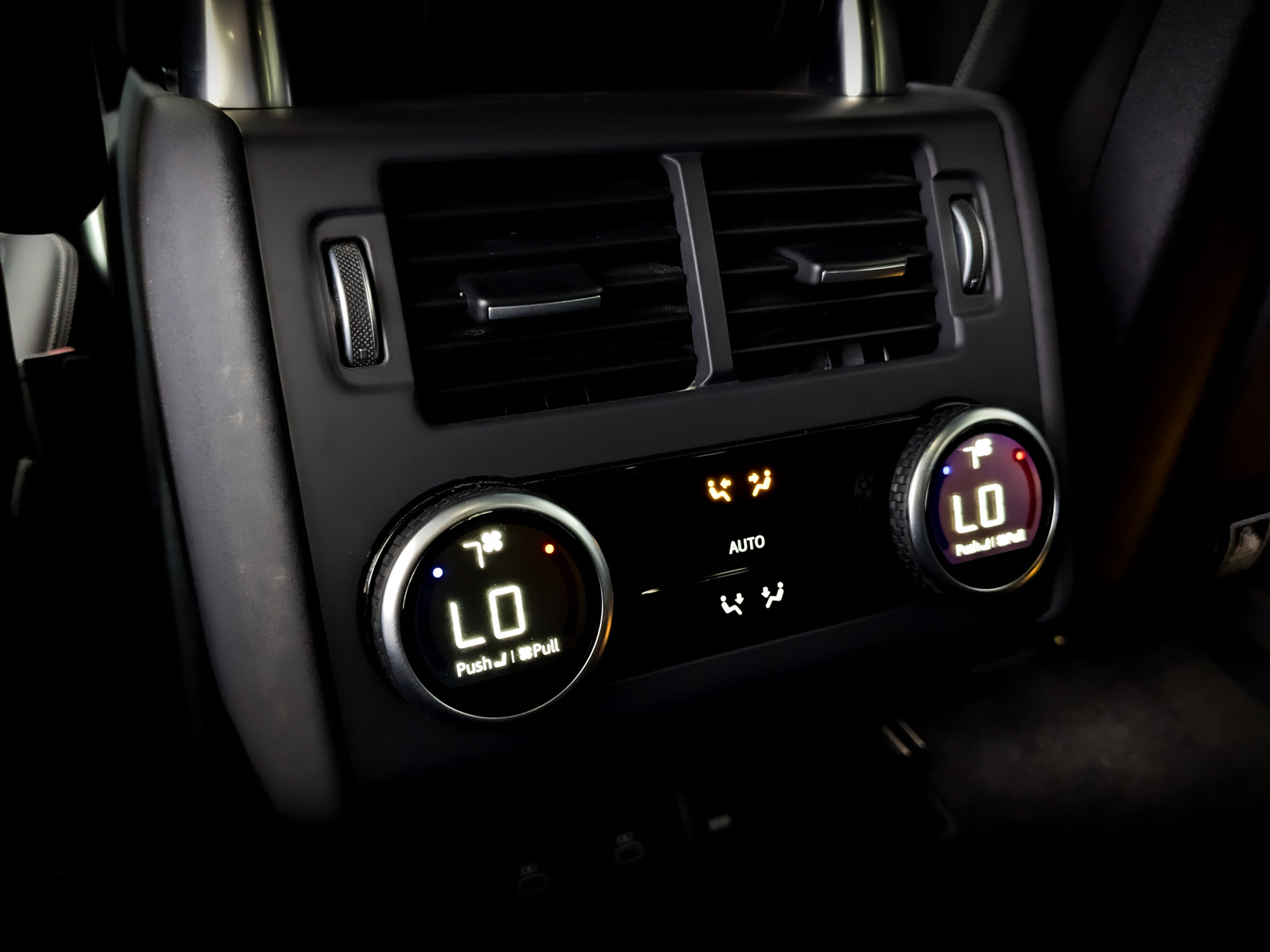 LAND ROVER Discovery 3.00 (360 л.с), автомат, 2021, пробег 84 000 км