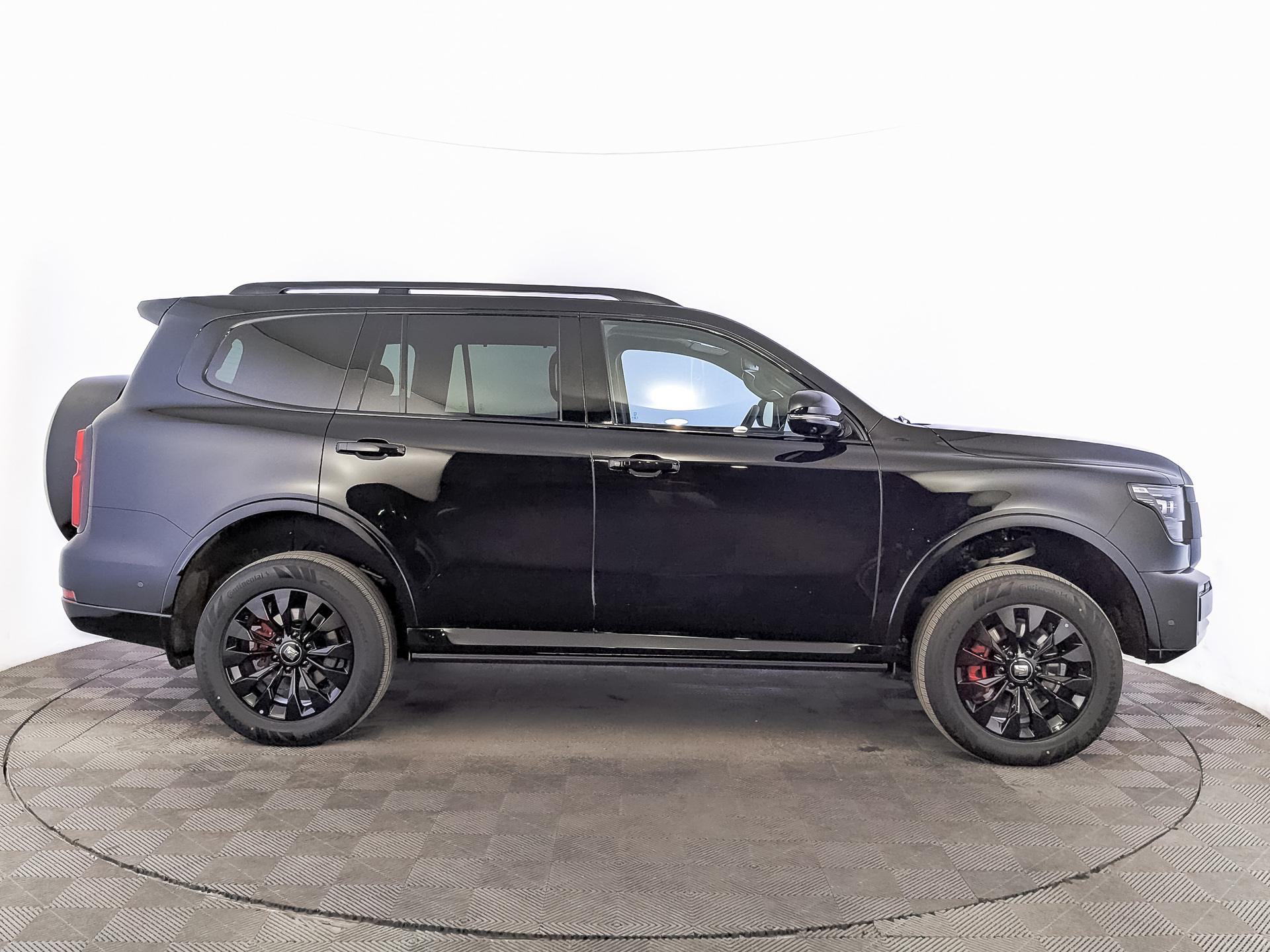 Фото Tank 500 Оникс (Blacktrail) 3.0T/354 9AT 4WD