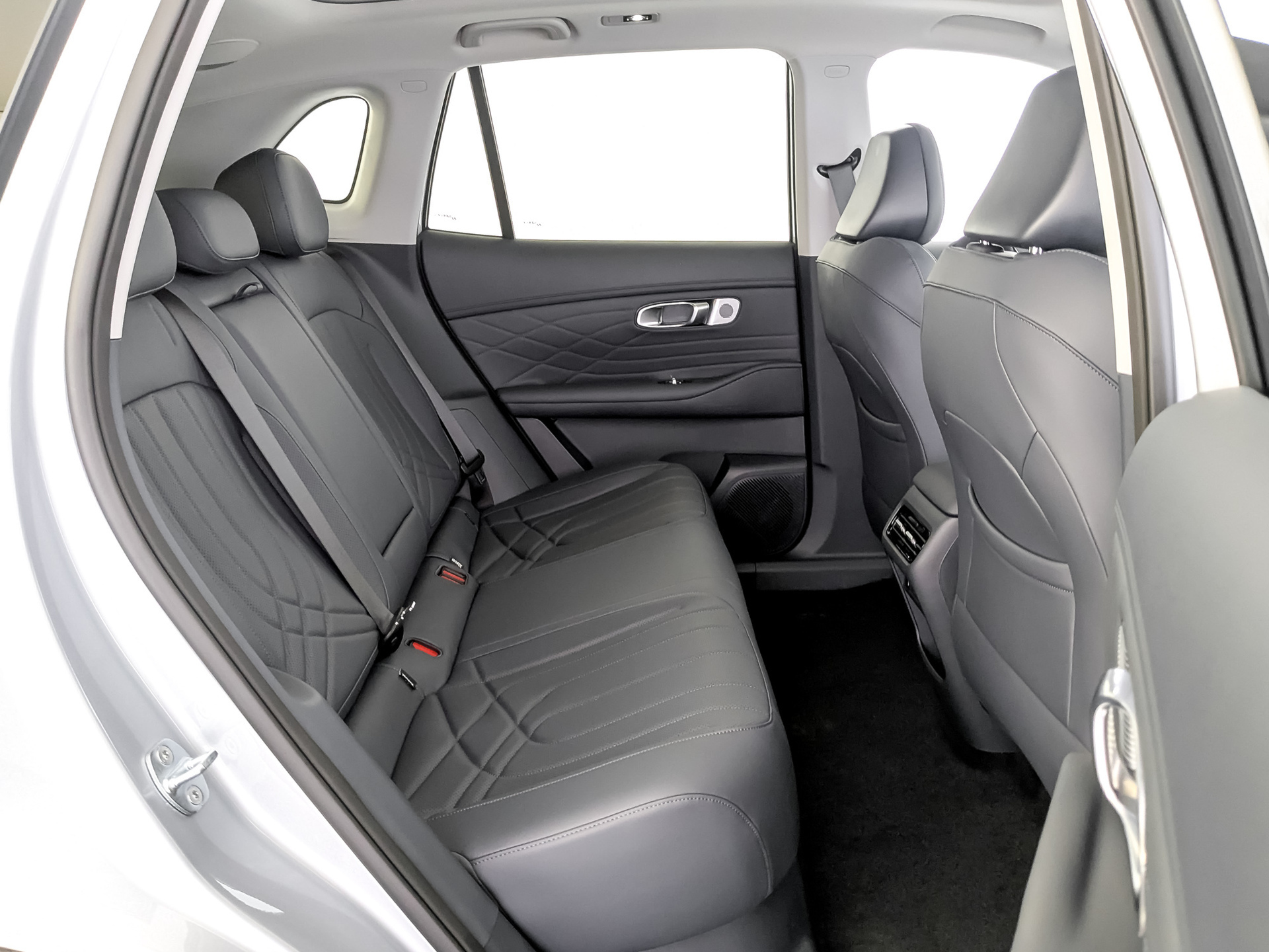 Фото Geely EX5 EM-i PHEV Max 1.5H/167 DHT 18.4кВт 2WD