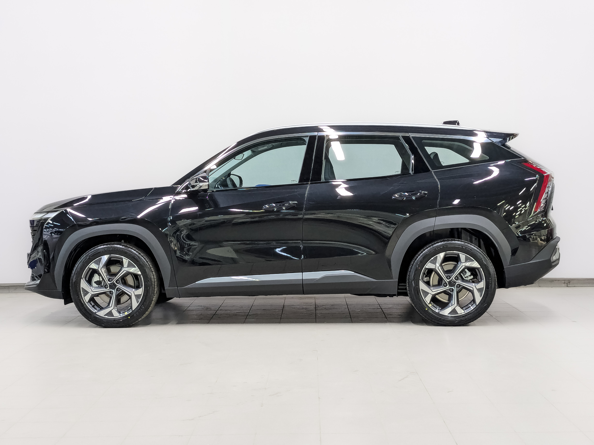 Фото Geely Atlas Luxury 1.5T/147 7RT 2WD