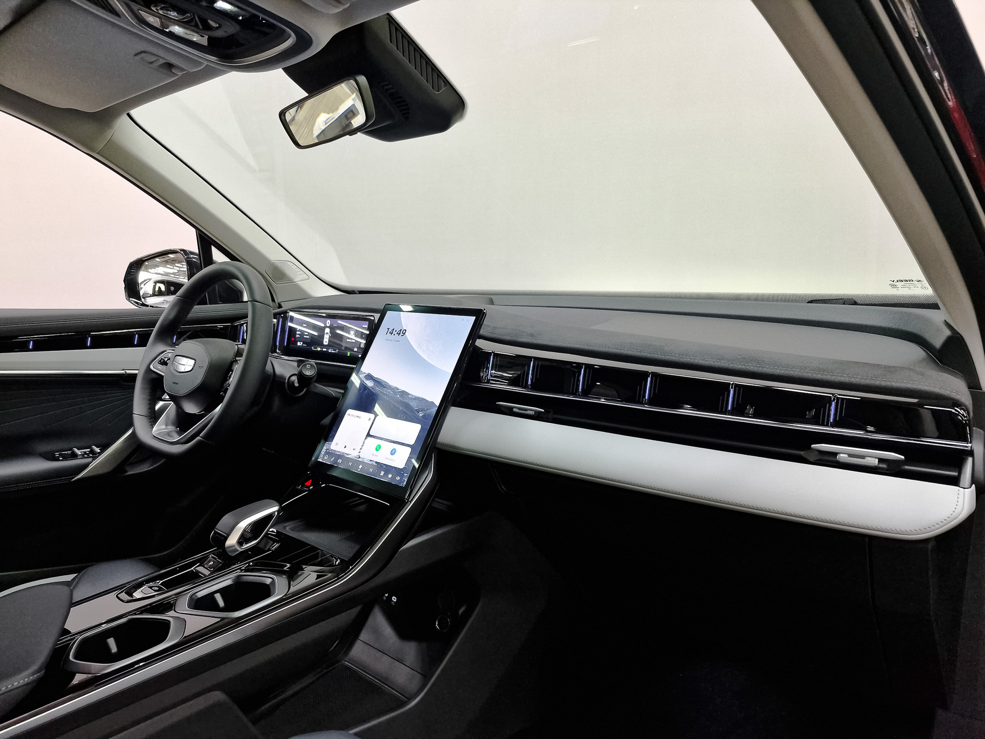 Фото Geely Atlas Luxury 1.5T/147 7RT 2WD