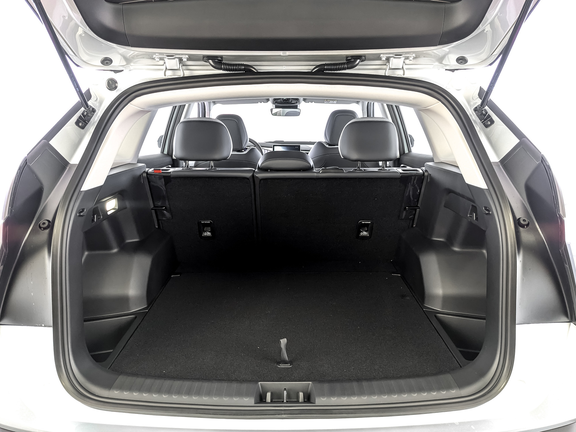 Фото Geely Atlas Luxury 1.5T/147 7RT 2WD