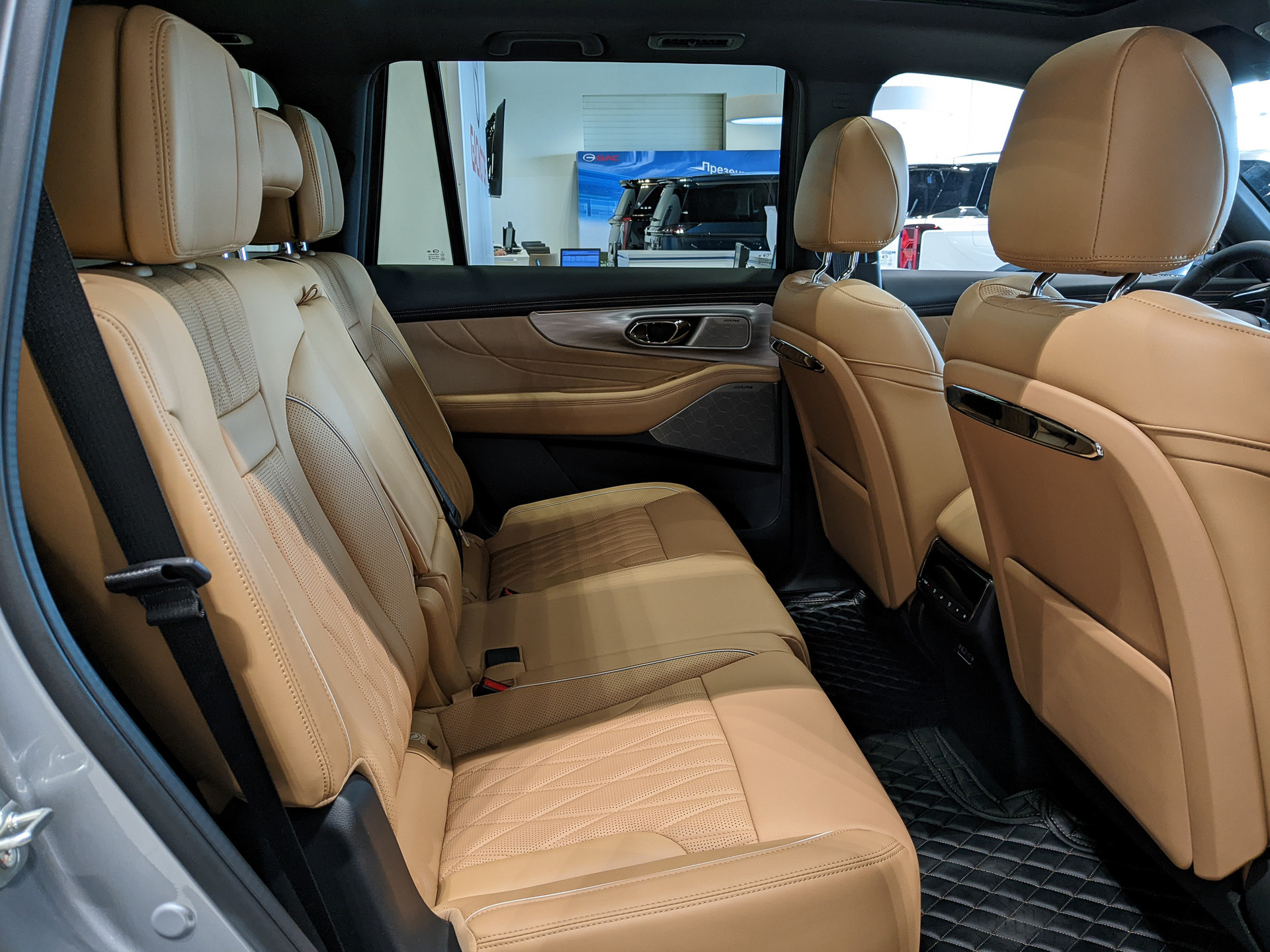 Фото GAC GS8 FL GX Premium 2.0T/231 8AT 4WD 7S