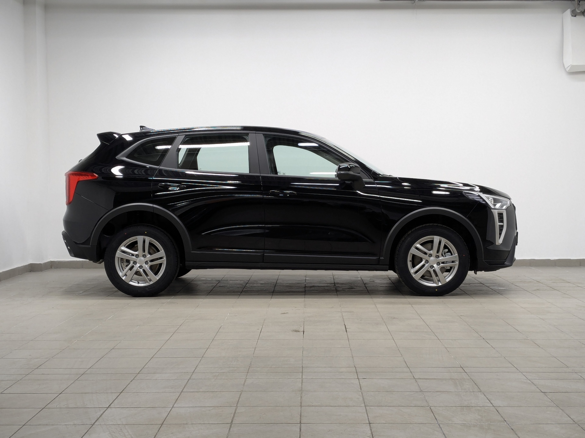 Фото Haval Jolion Комфорт 1.5T/143 6MT 2WD