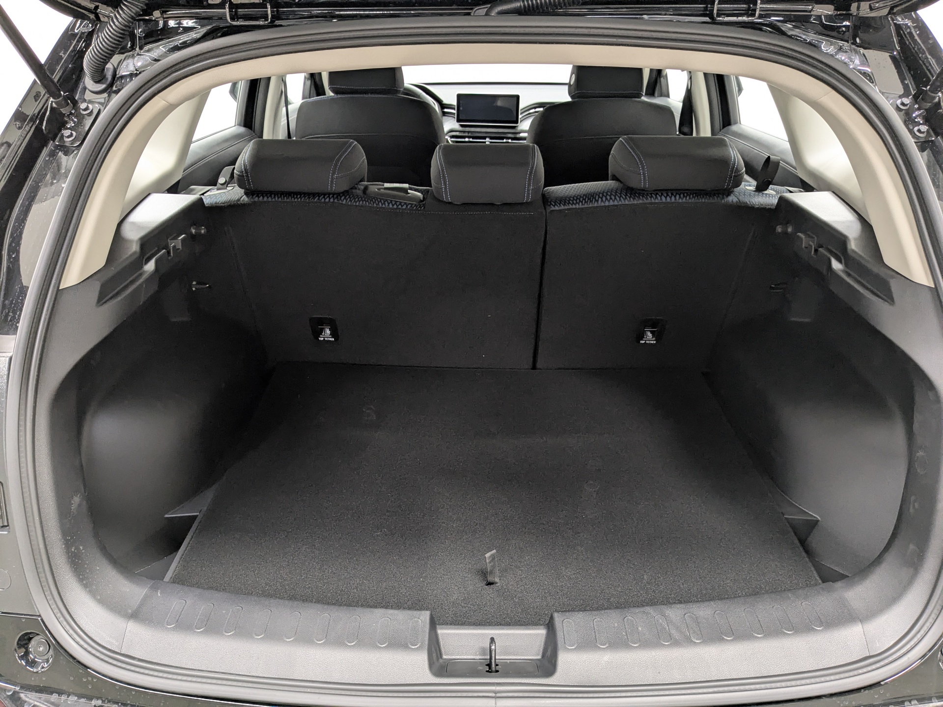 Фото Haval Jolion Комфорт 1.5T/143 6MT 2WD