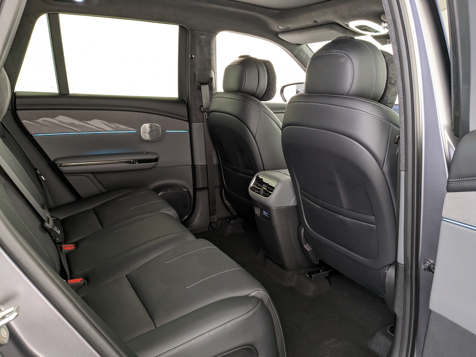 Фото GAC S7 SX Premium 1.5ELH/122 36.3кВт 4WD