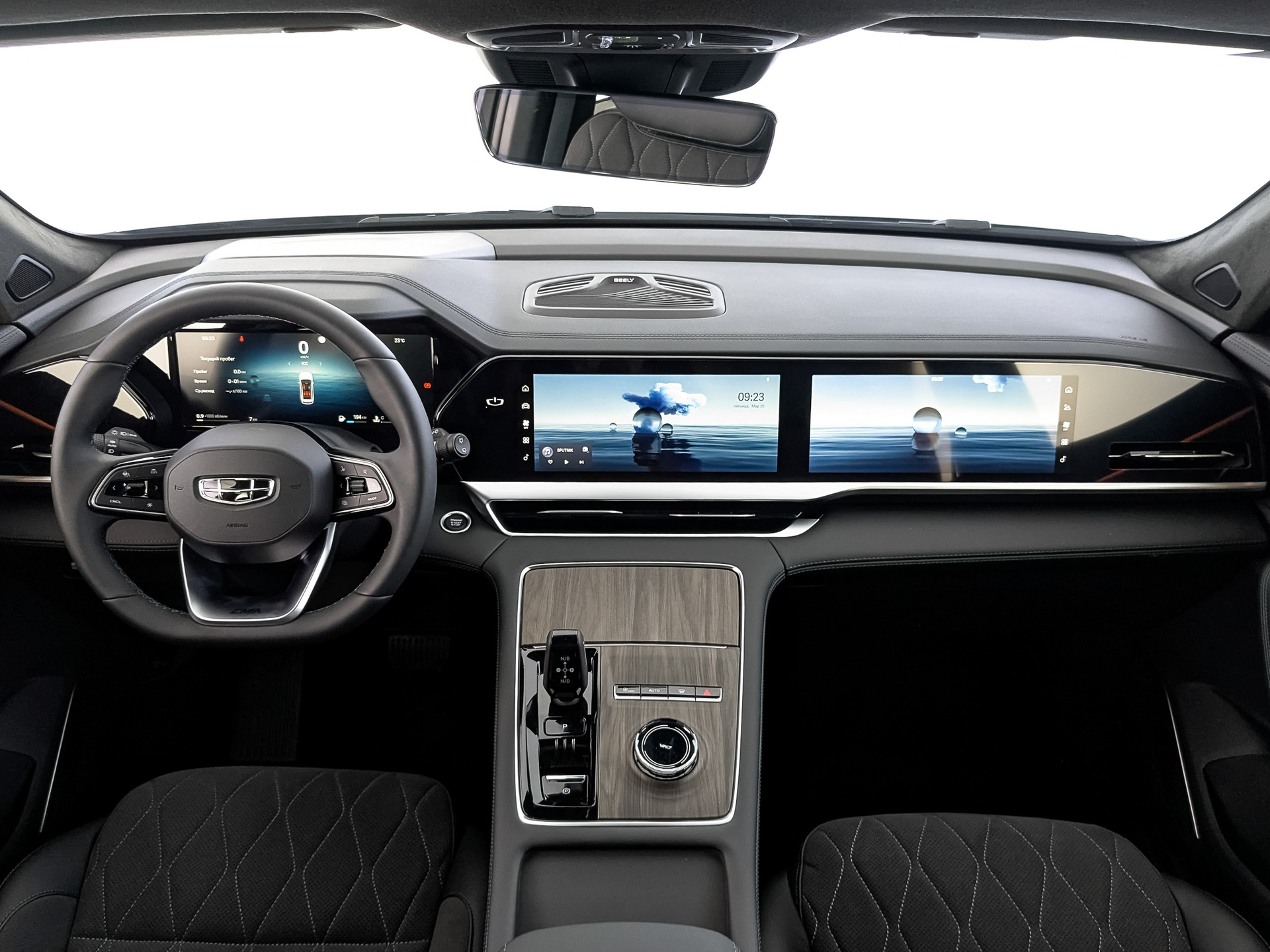 Фото Geely Monjaro Luxury SE 2.0T/238 8AT 4WD