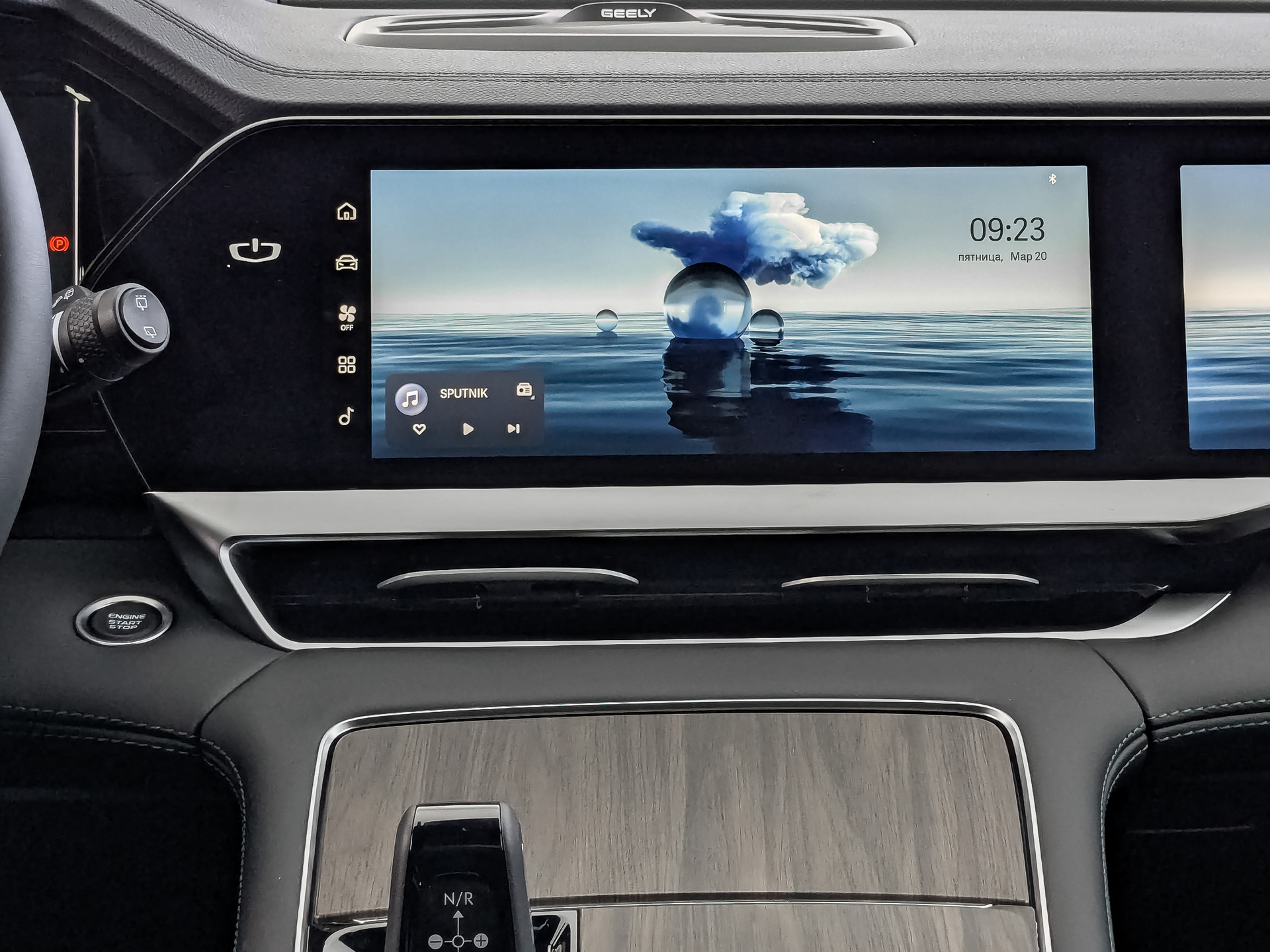 Фото Geely Monjaro Luxury SE 2.0T/238 8AT 4WD