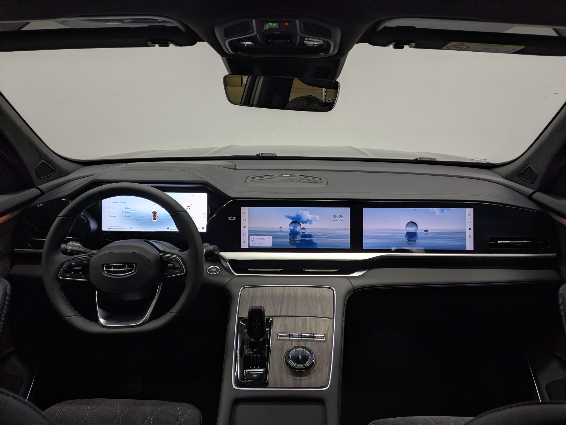 Фото Geely Monjaro Luxury SE 2.0T/238 8AT 4WD