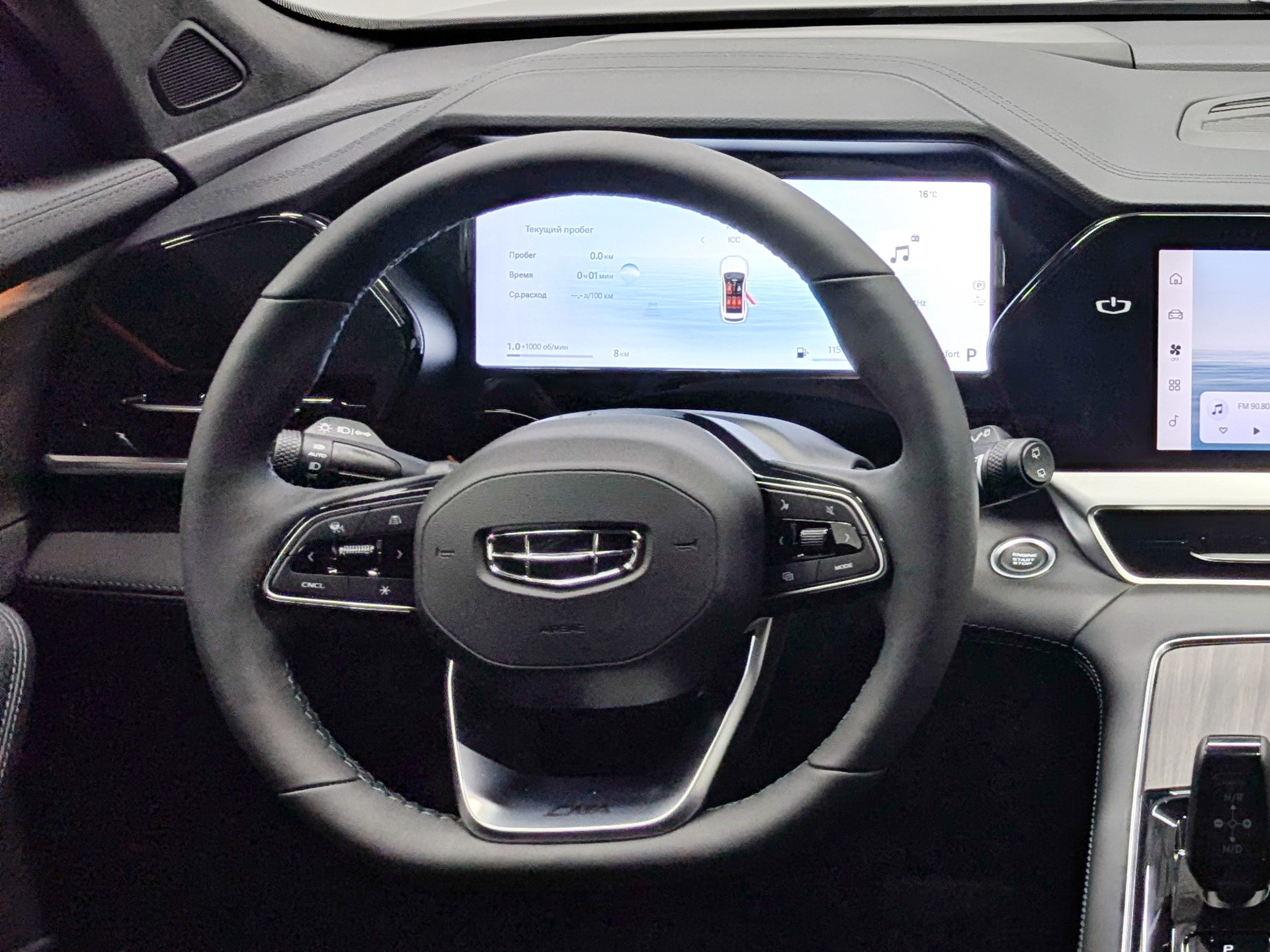 Фото Geely Monjaro Luxury SE 2.0T/238 8AT 4WD