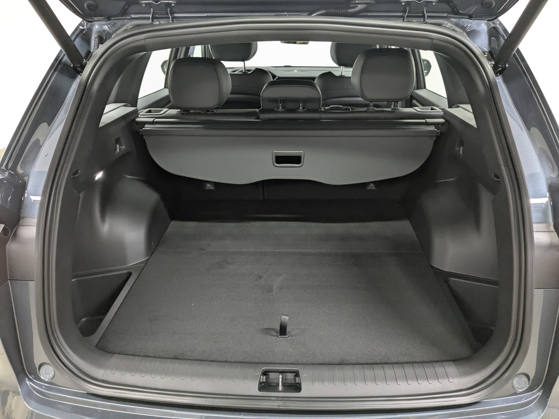 Фото Geely Monjaro Luxury SE 2.0T/238 8AT 4WD