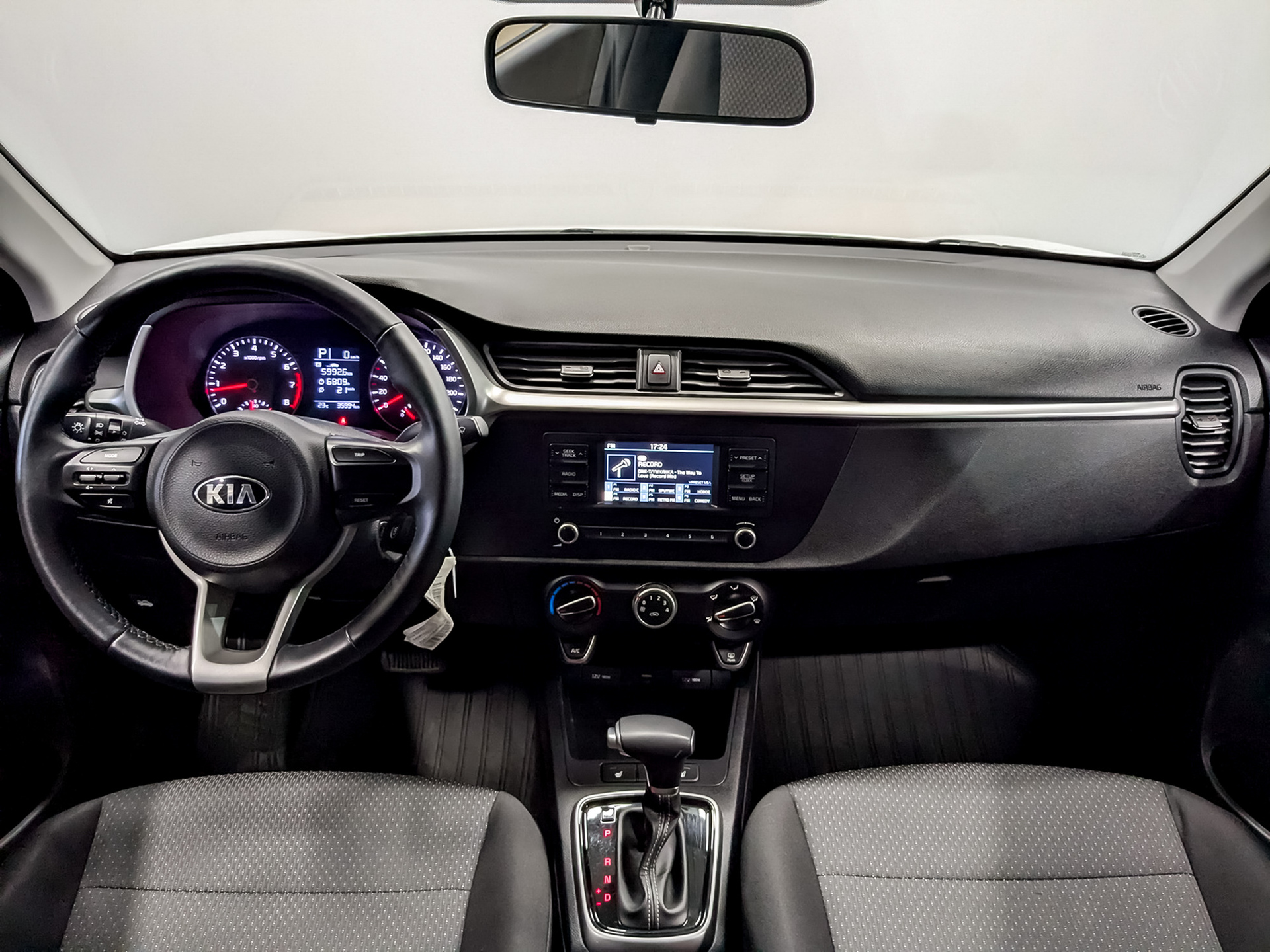 KIA Rio 1.60 (123 л.с), автомат, 2021, пробег 38 885 км