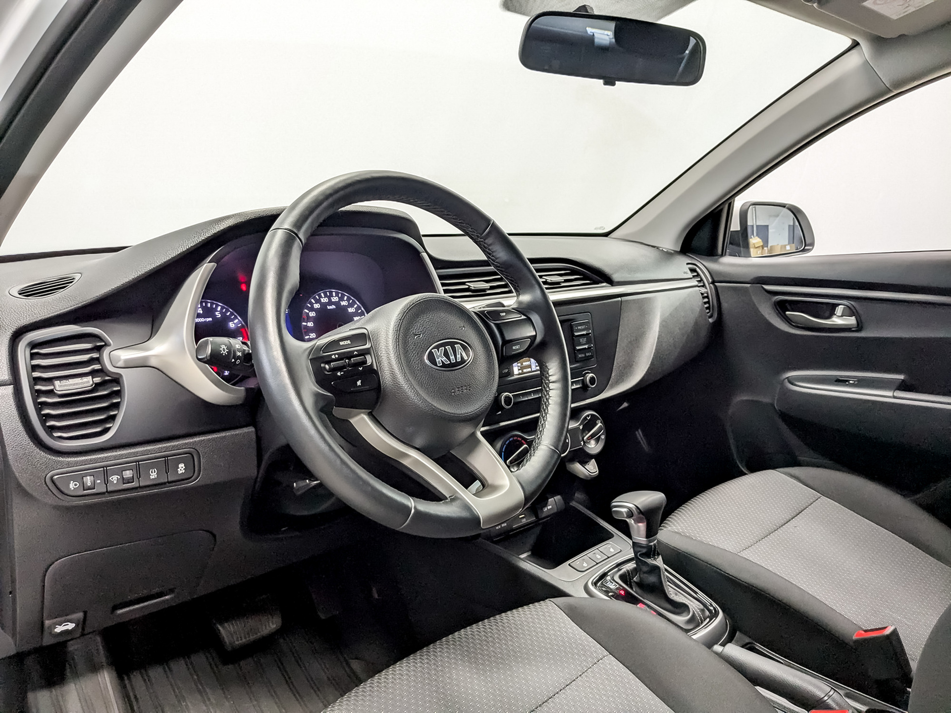 KIA Rio 1.60 (123 л.с), автомат, 2021, пробег 38 885 км