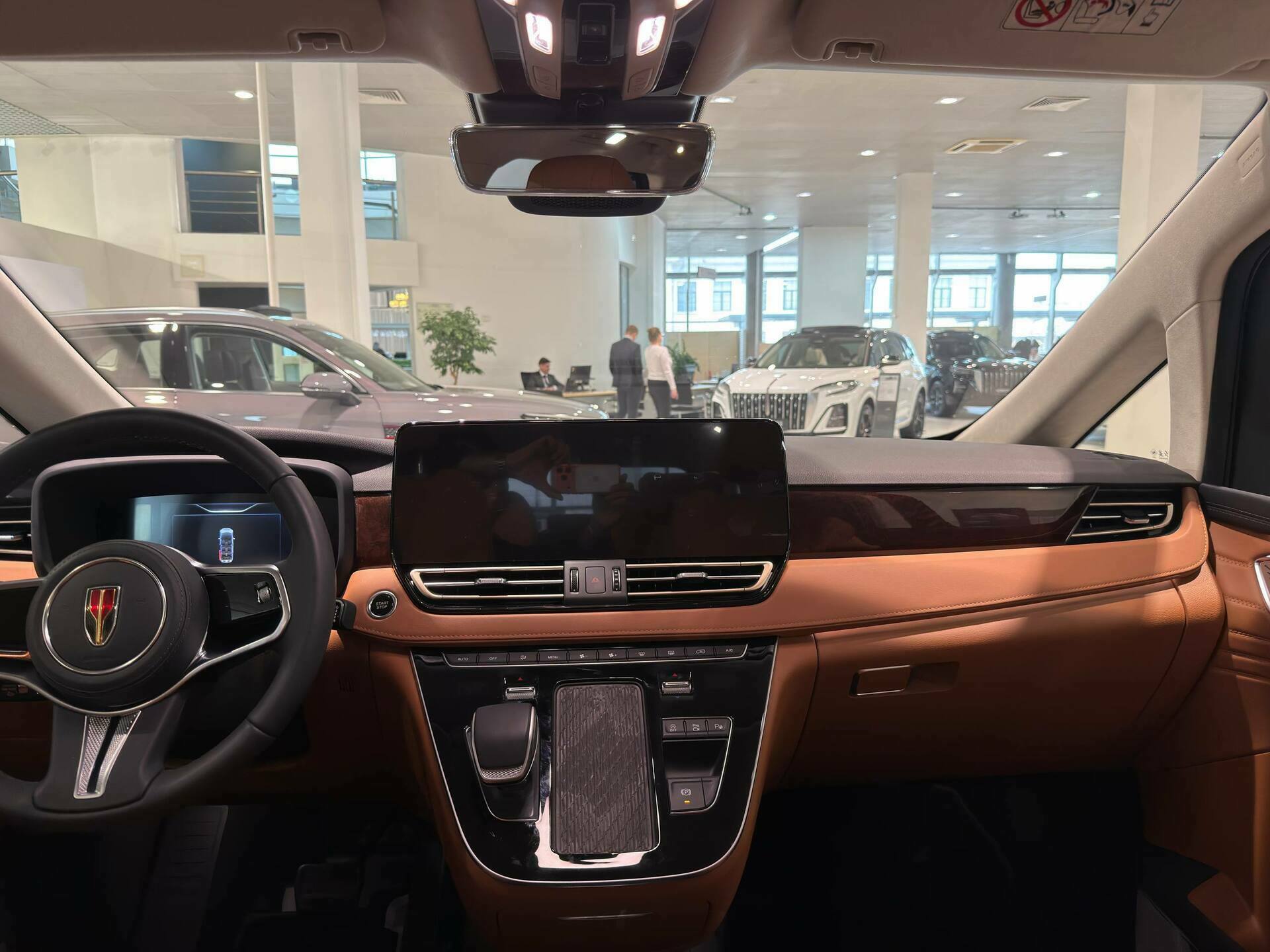 Фото Hongqi HQ9 Executive 2.0T/245 8AT