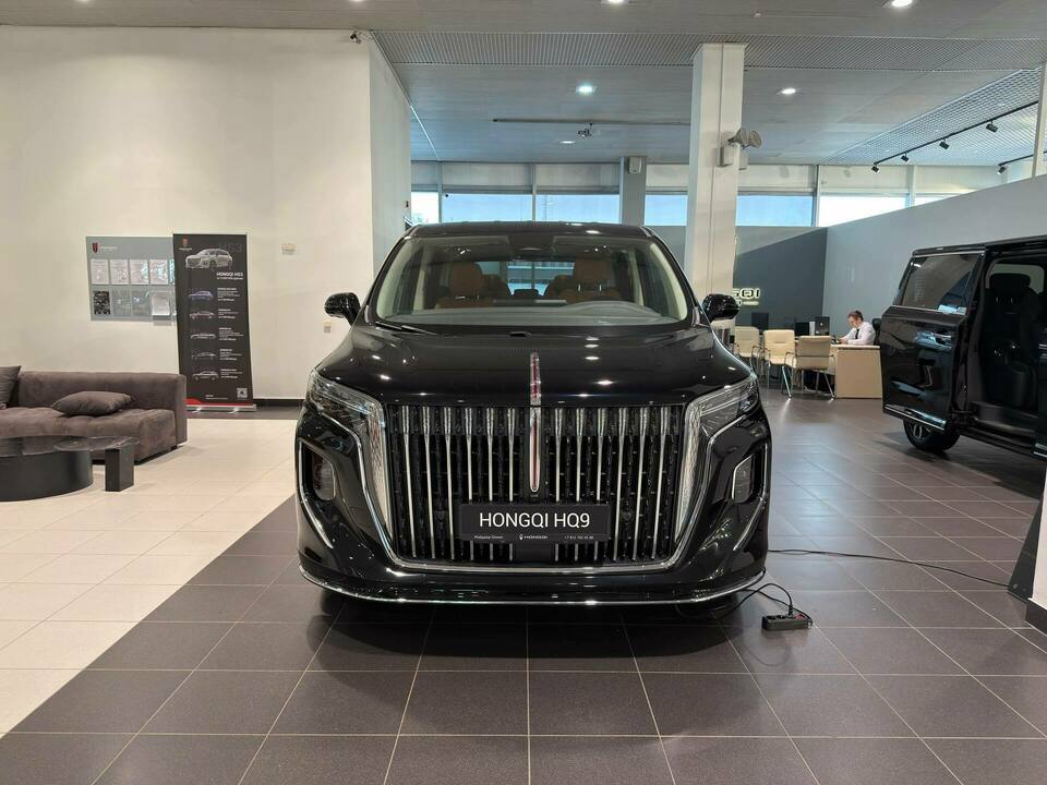 Hongqi HQ9 Executive 2.0T/245 8AT
