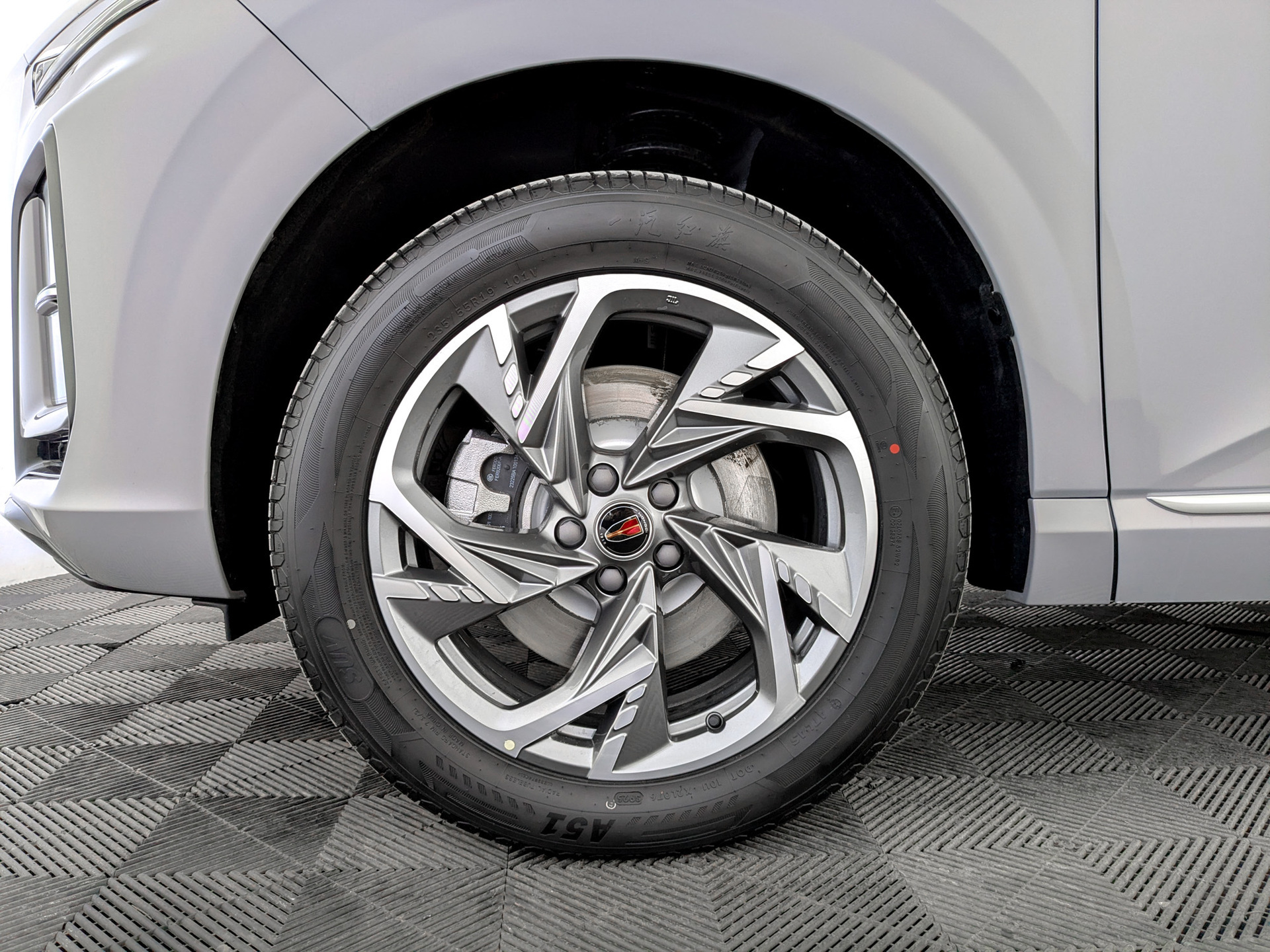 Фото Hongqi HS3 Comfort 1.5Т/156 7RT FWD