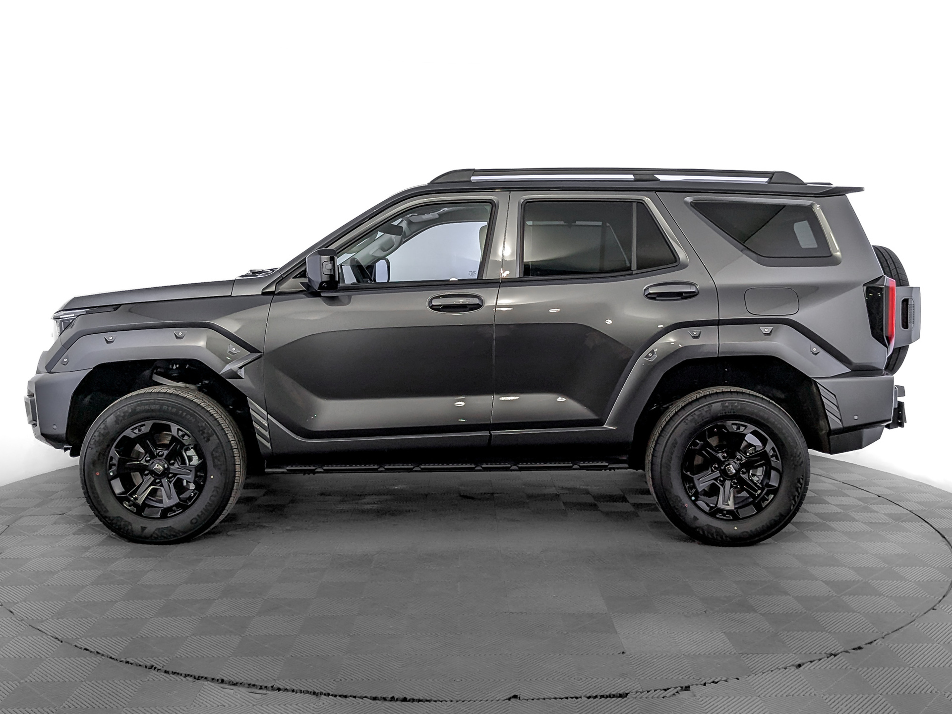 Фото Tank 400 Премиум (Premium) 2.0T/245 9AT 4WD