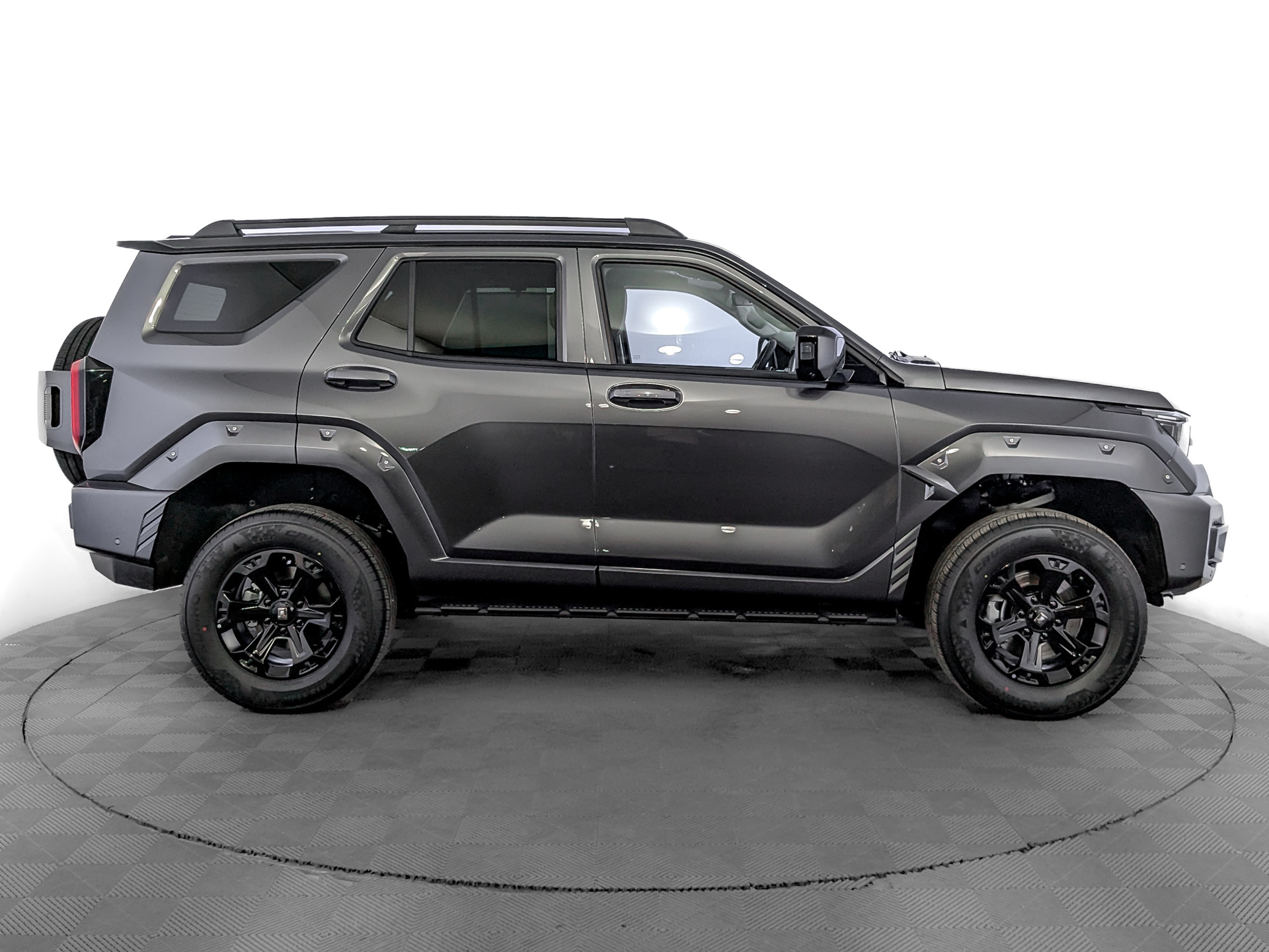 Фото Tank 400 Премиум (Premium) 2.0T/245 9AT 4WD