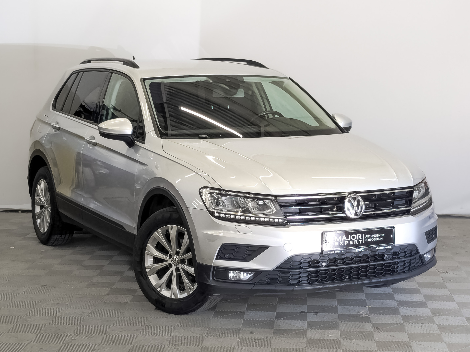 VOLKSWAGEN Tiguan 1.40 (150 л.с), автомат, 2020, пробег 68 449 км