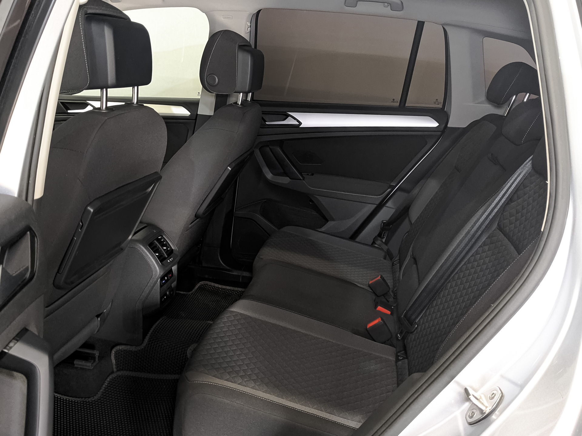 VOLKSWAGEN Tiguan 1.40 (150 л.с), автомат, 2020, пробег 68 449 км