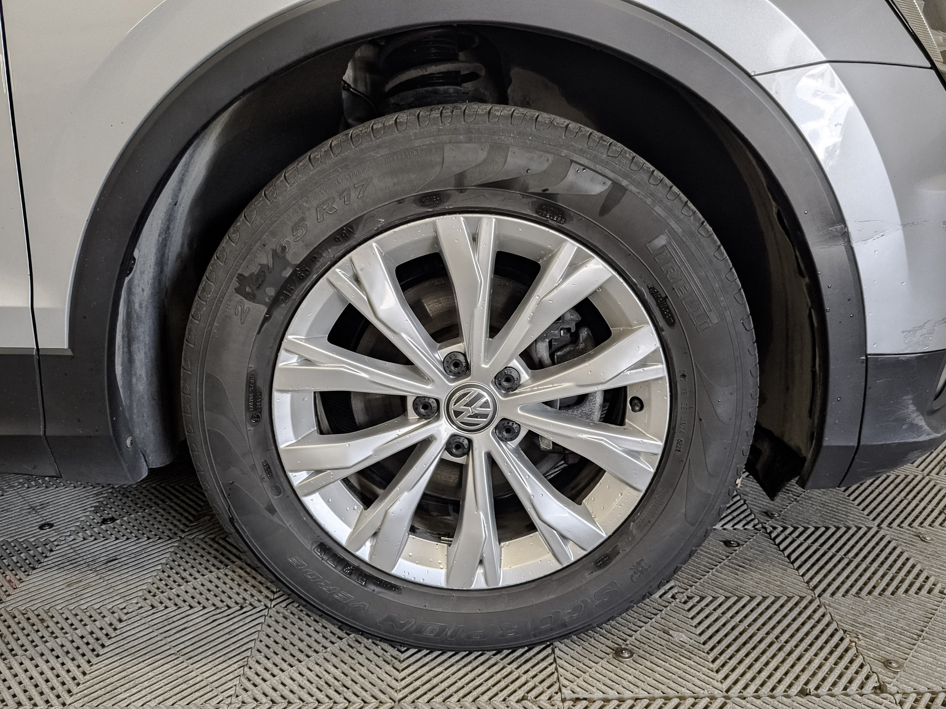 VOLKSWAGEN Tiguan 1.40 (150 л.с), автомат, 2020, пробег 68 449 км