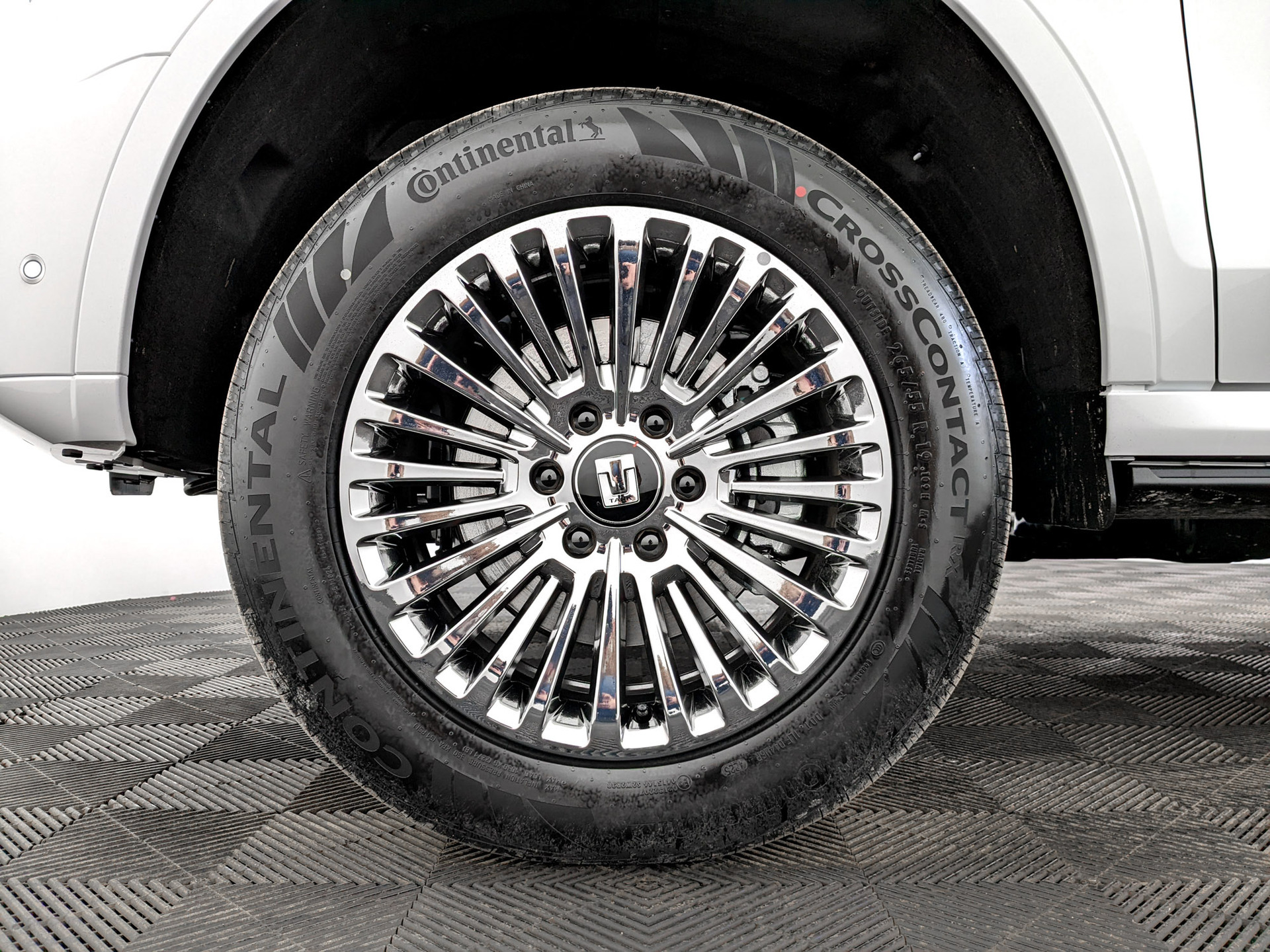 Фото Tank 500 Премиум (Premium) 3.0T/299 9AT 4WD