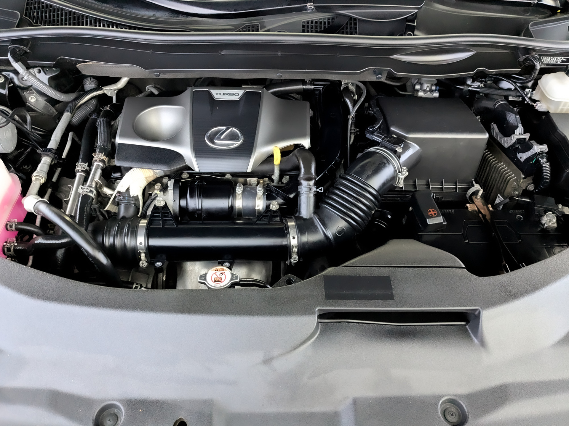LEXUS RX 2.00 (238 л.с), автомат, 2017, пробег 124 023 км