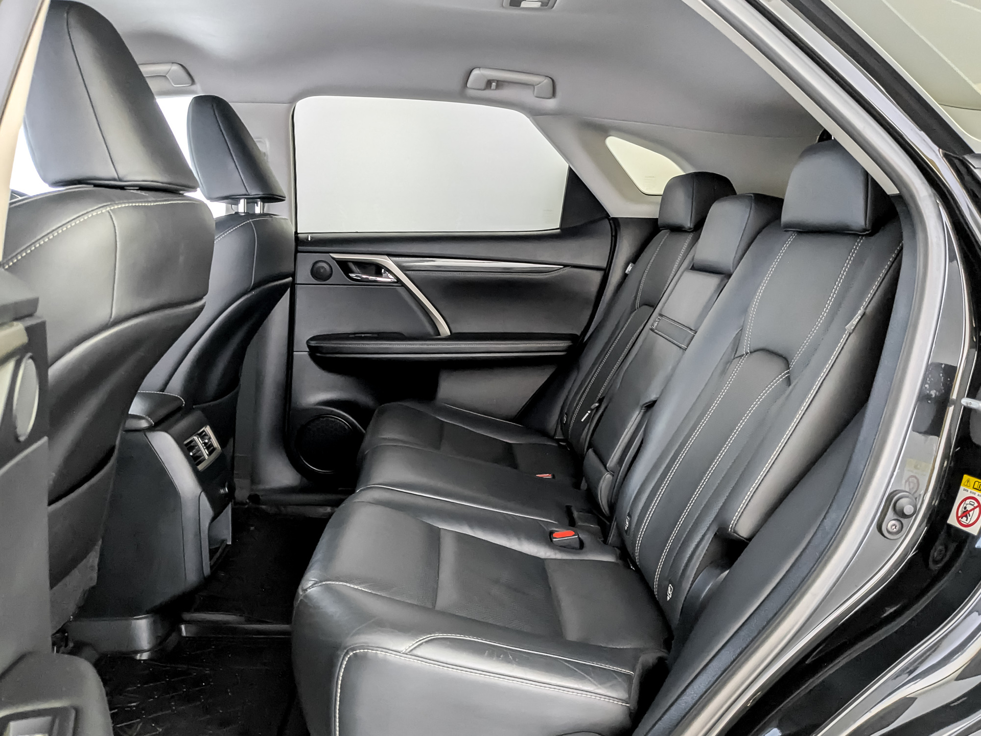 LEXUS RX 2.00 (238 л.с), автомат, 2017, пробег 124 023 км