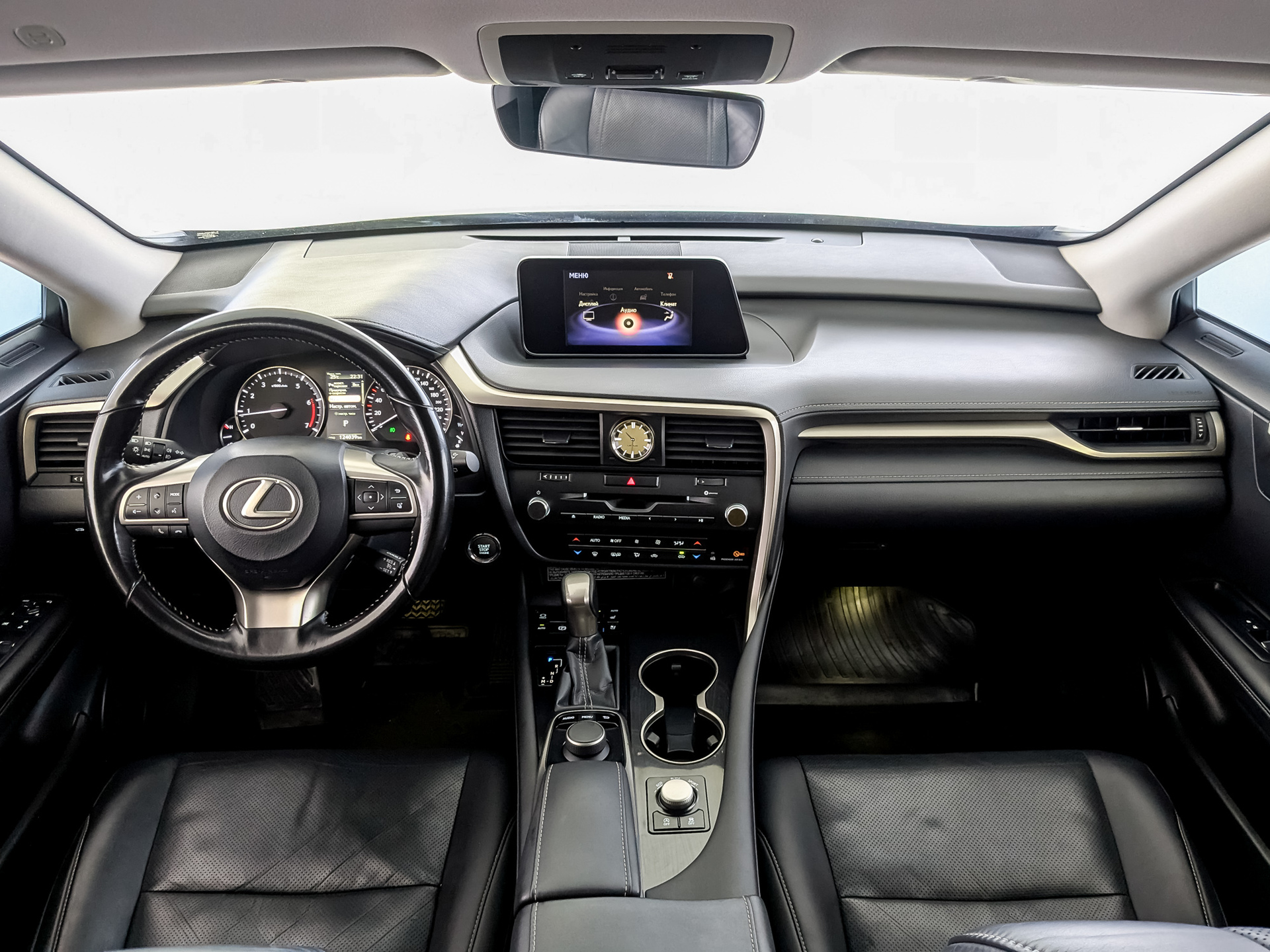 LEXUS RX 2.00 (238 л.с), автомат, 2017, пробег 124 023 км