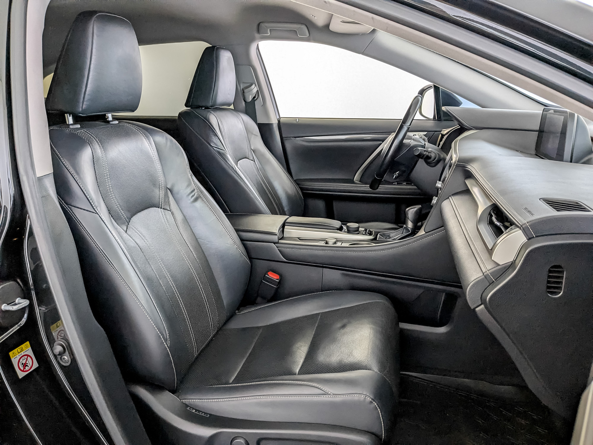 LEXUS RX 2.00 (238 л.с), автомат, 2017, пробег 124 023 км