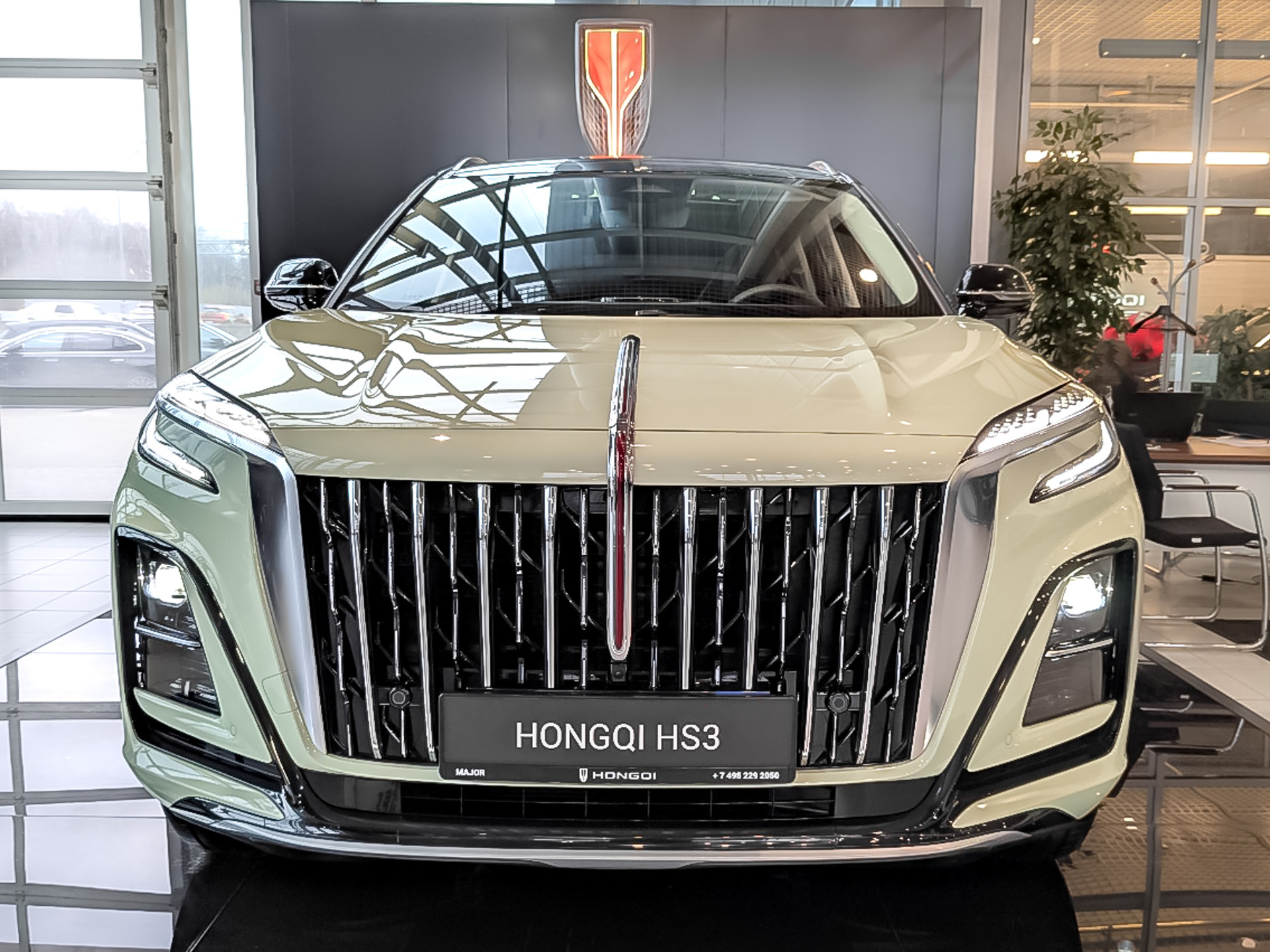 Фото Hongqi HS3 Deluxe 2.0Т/245 8AT 4WD