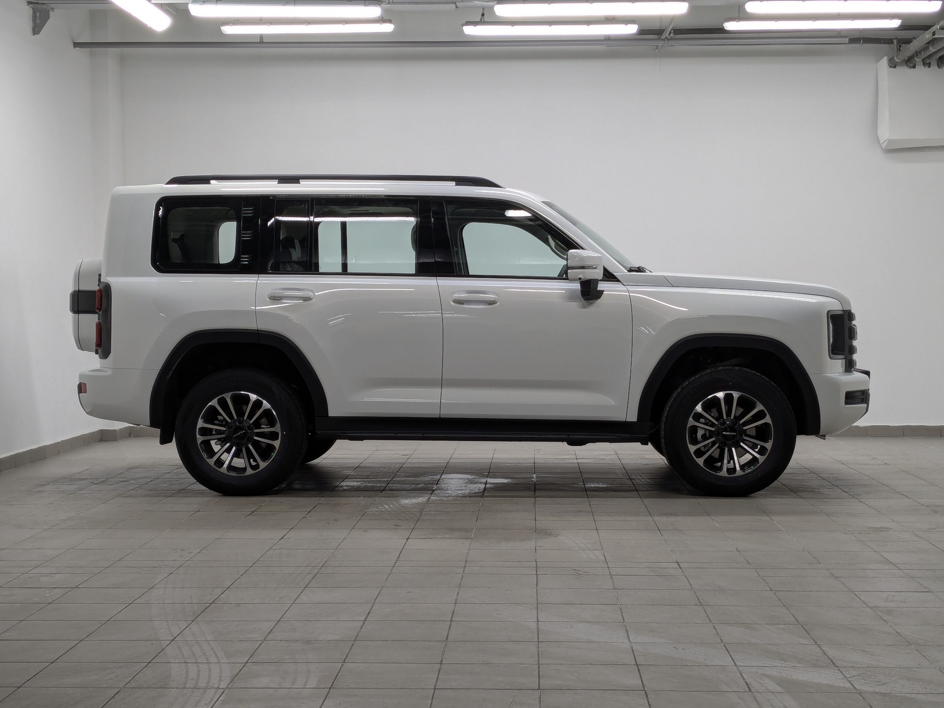 Фото Haval H9 Премиум 2.0T/218 8AT 4WD