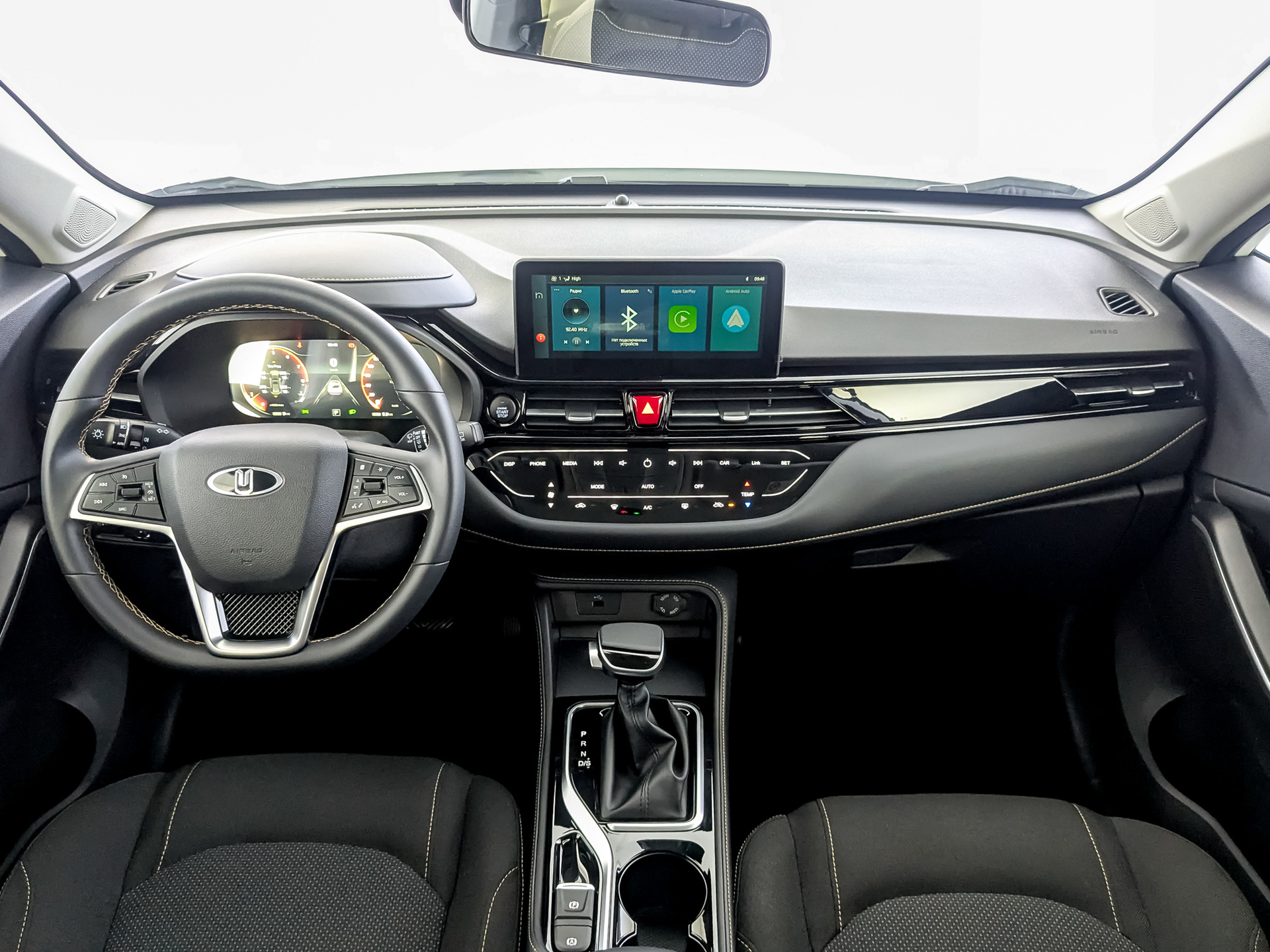 Фото Москвич 3 Комфорт с телематикой 1.5T/136 CVT 5D
