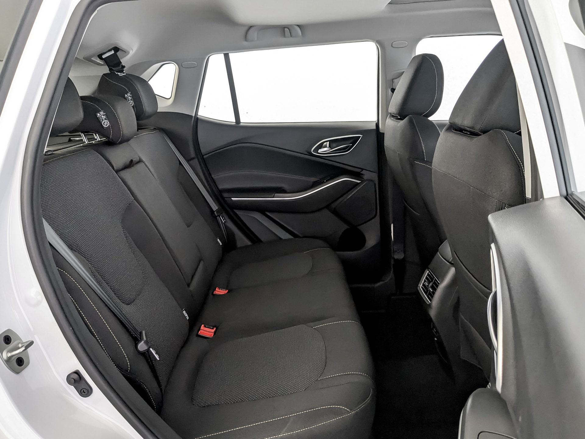 Фото Москвич 3 Комфорт с телематикой 1.5T/136 CVT 5D
