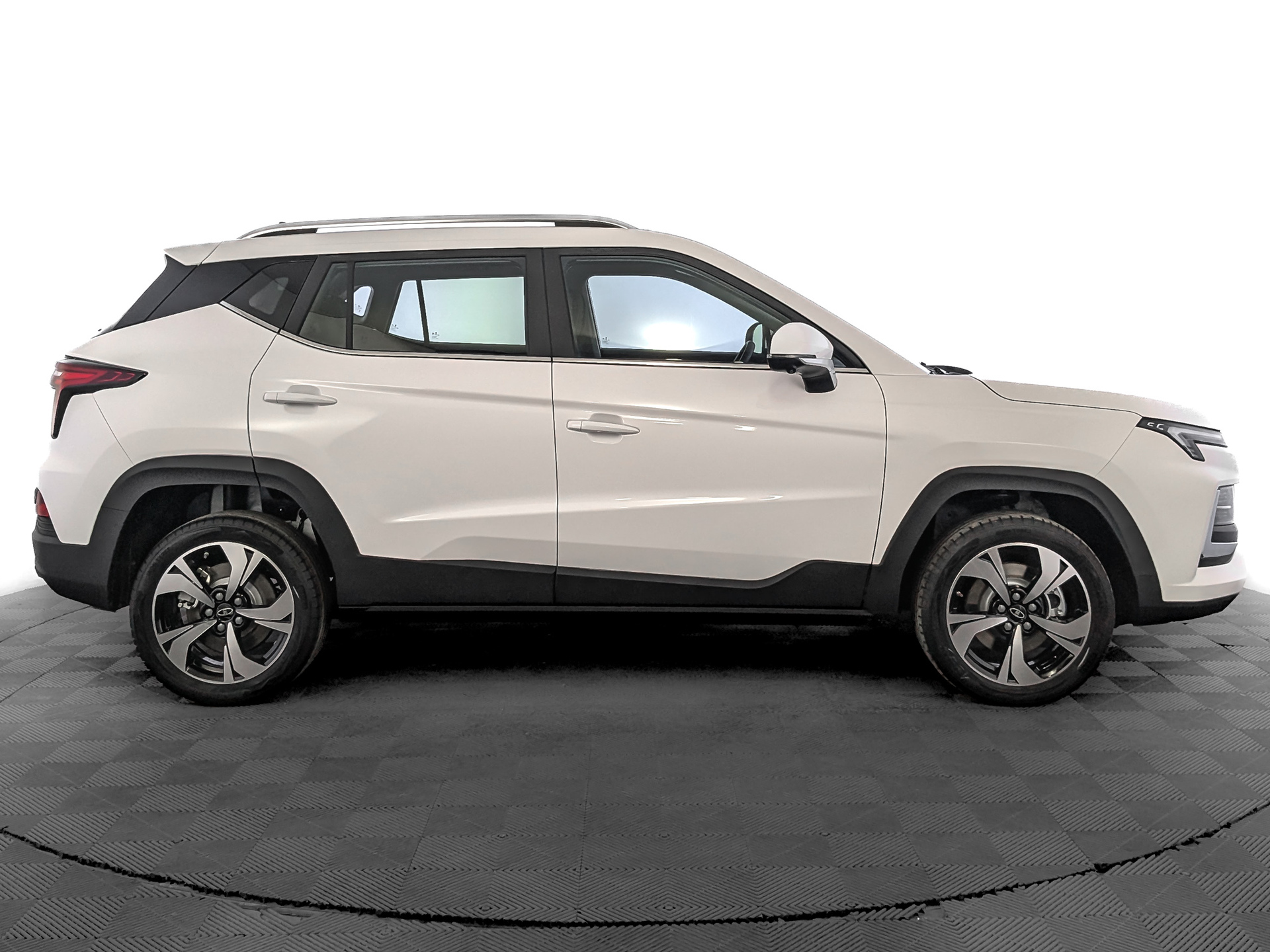 Фото Москвич 3 Комфорт с телематикой 1.5T/136 CVT 5D