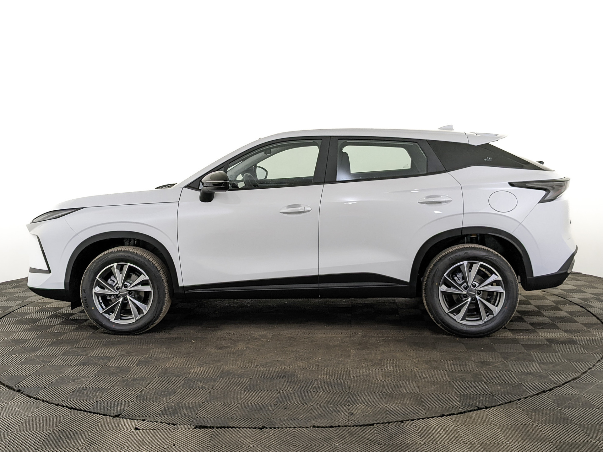 Фото Omoda C5 Актив NG 1.5T/147 6RT 2WD
