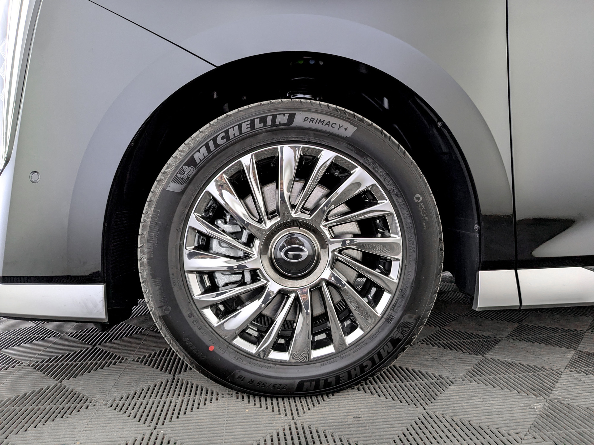 Фото GAC M8 GX Premium 2.0T/231 8AT 7S