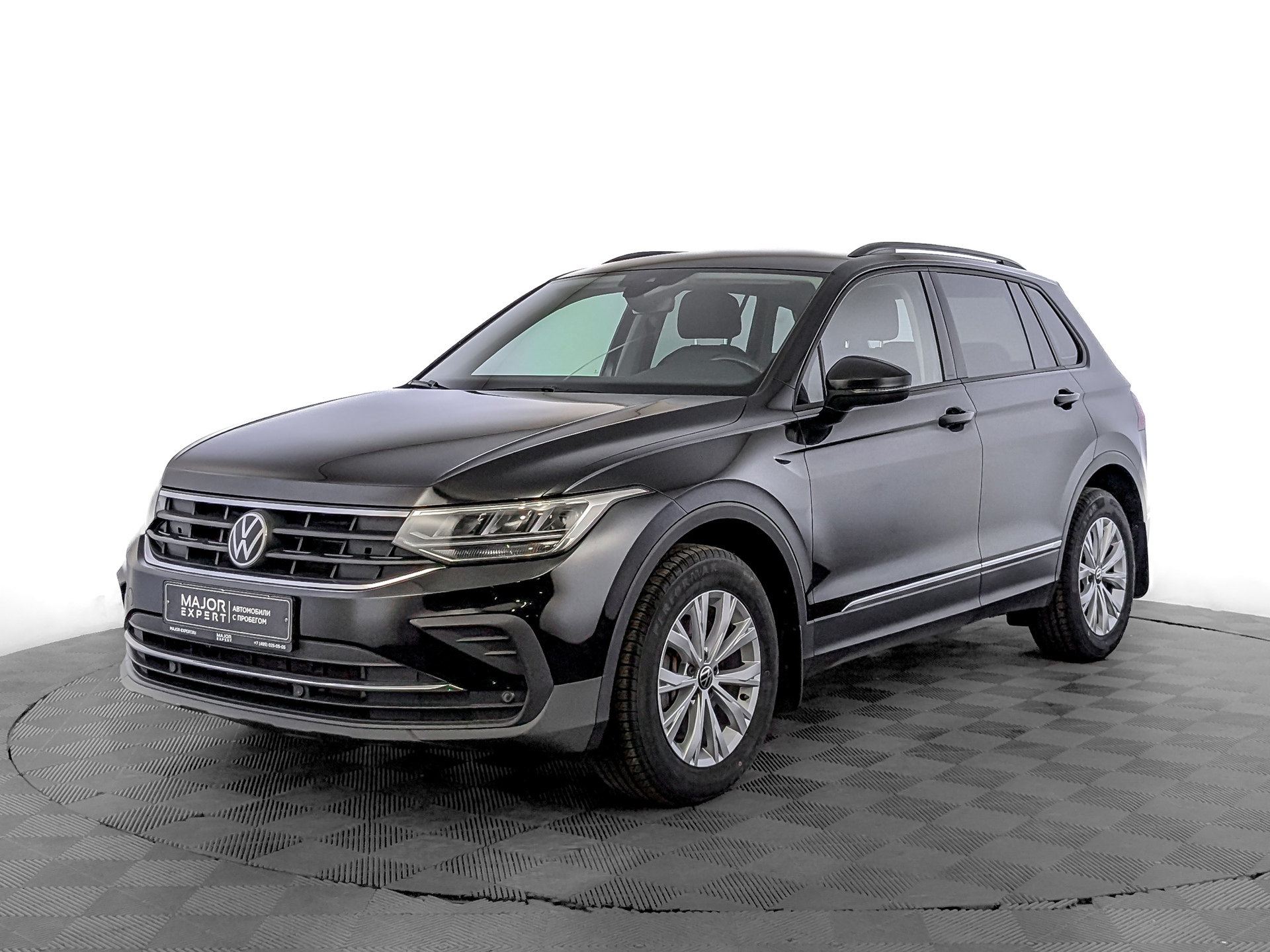 VOLKSWAGEN Tiguan 2.00 (180 л.с), автомат, 2021, пробег 72 227 км